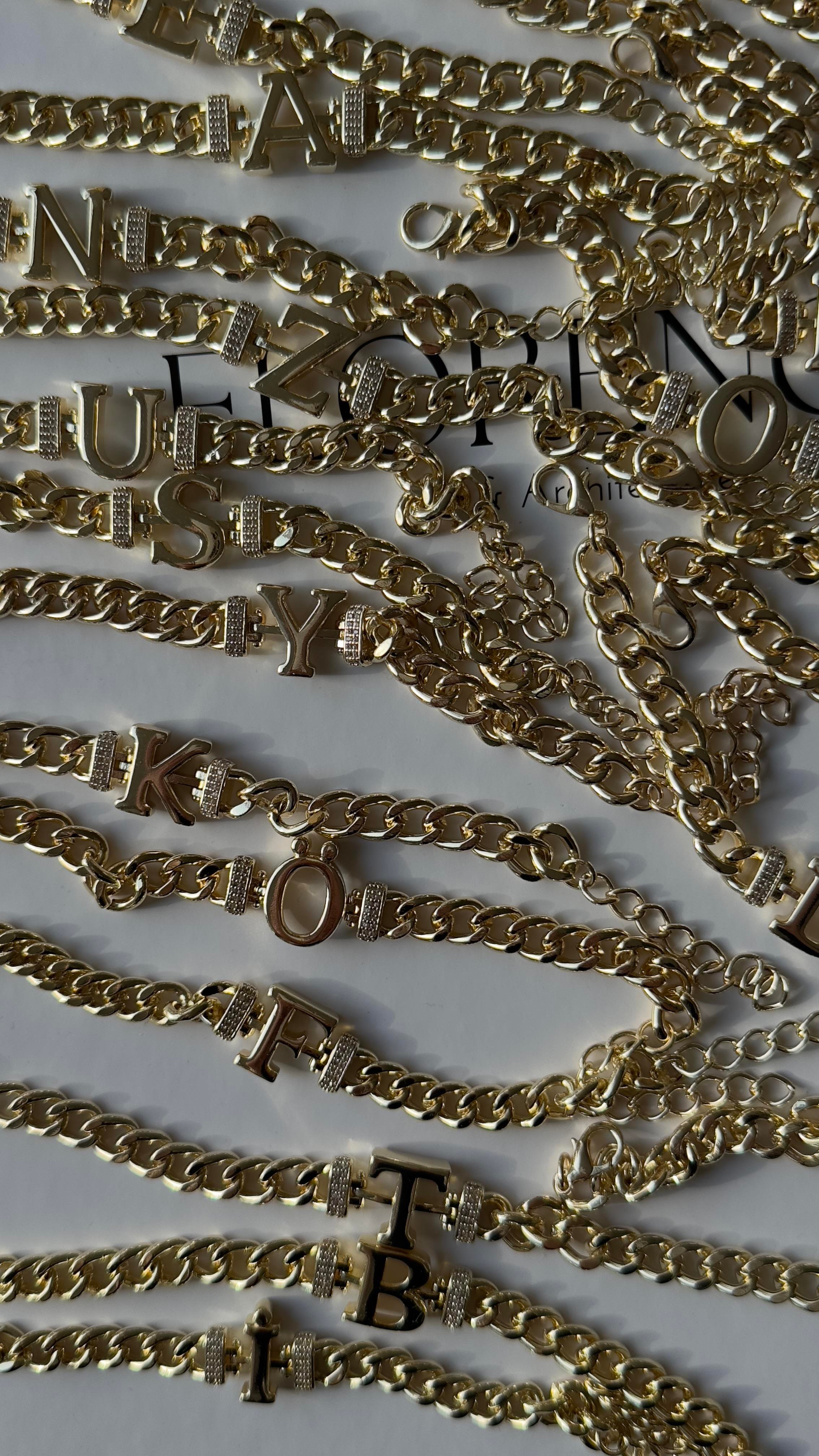 Gold Harf Detaylı Bileklik