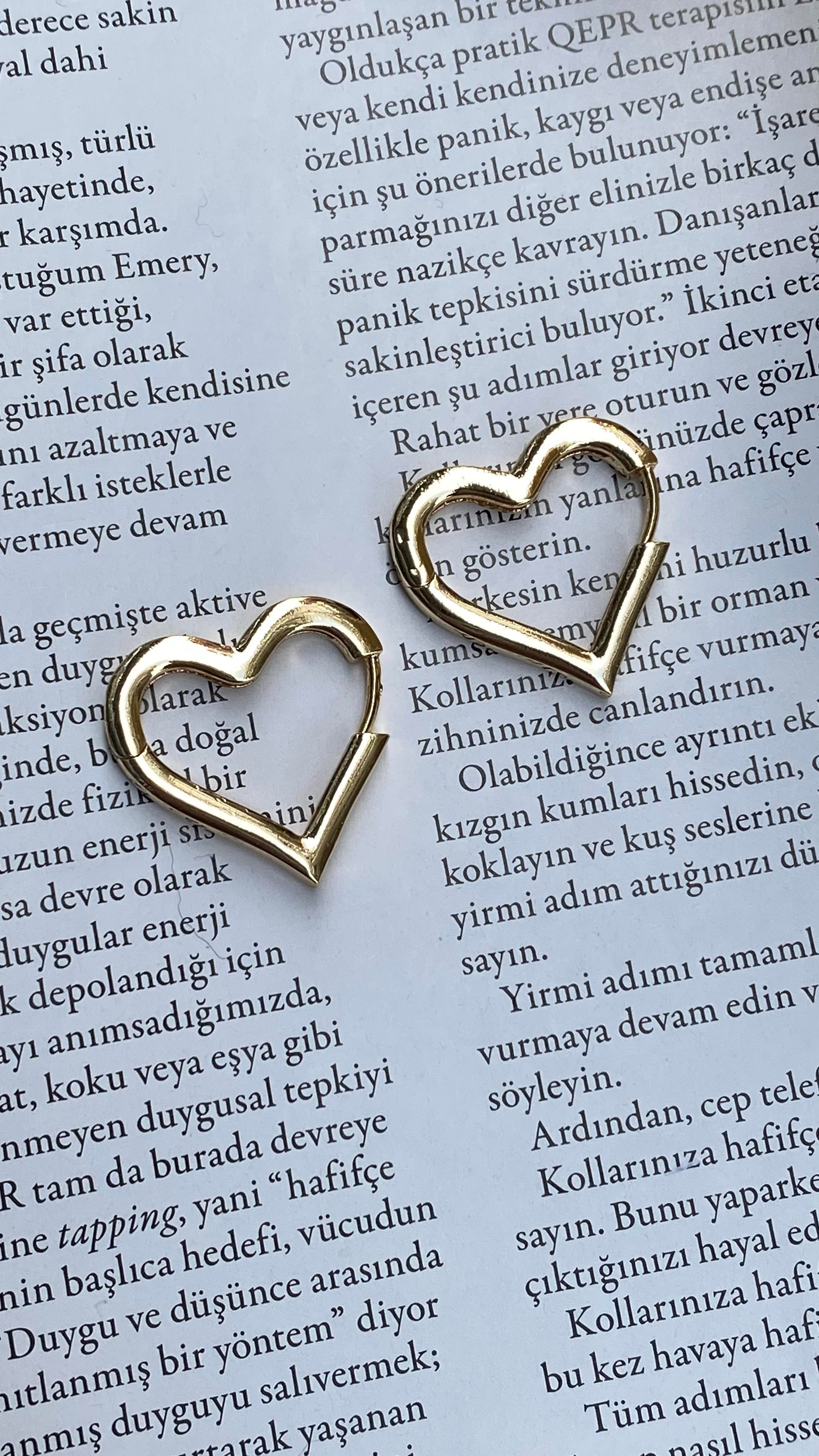 Gold İnce Kalp Küpe