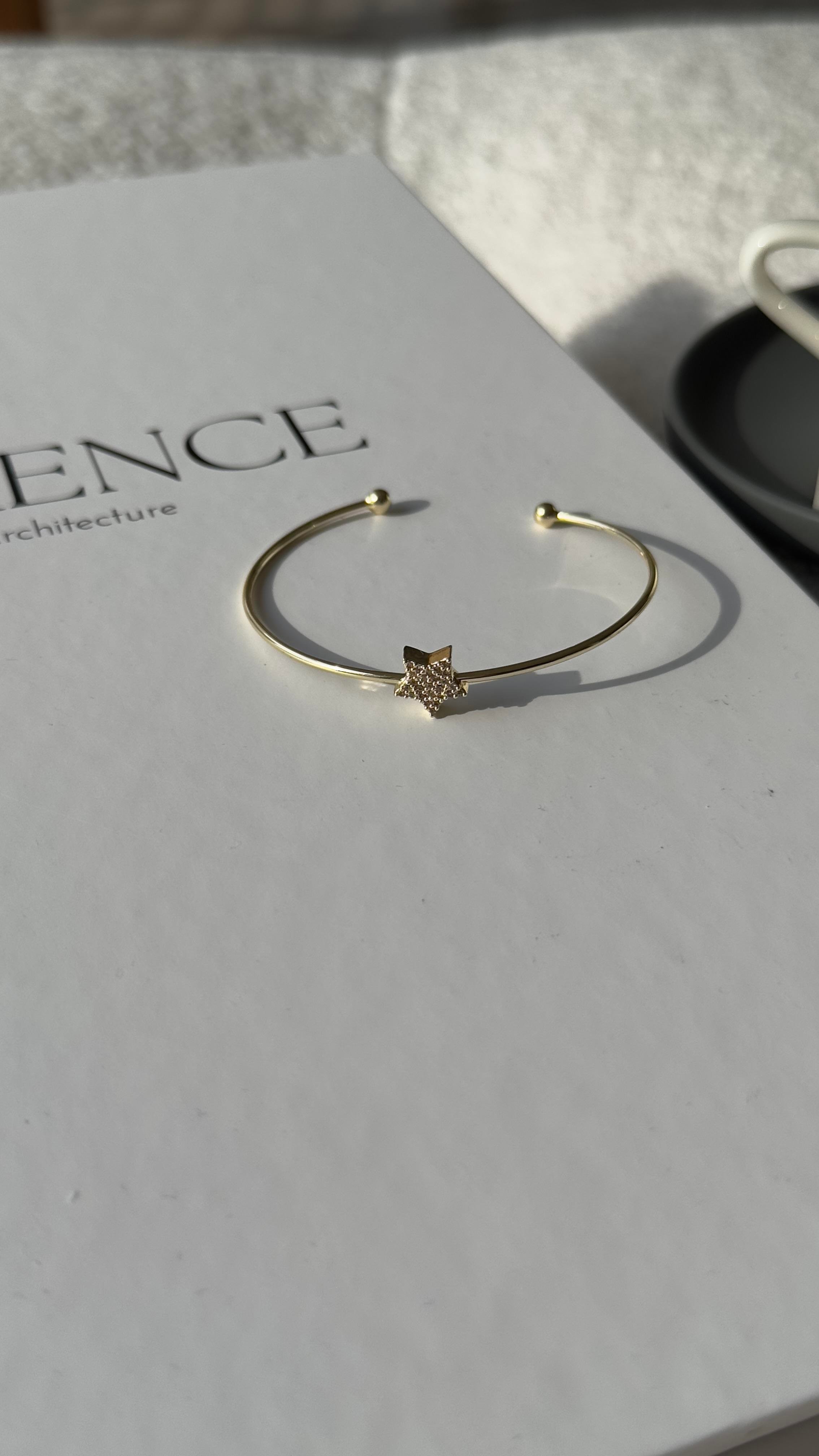 Gold Kelepçe Taşlı Yıldız Detaylı Bileklik