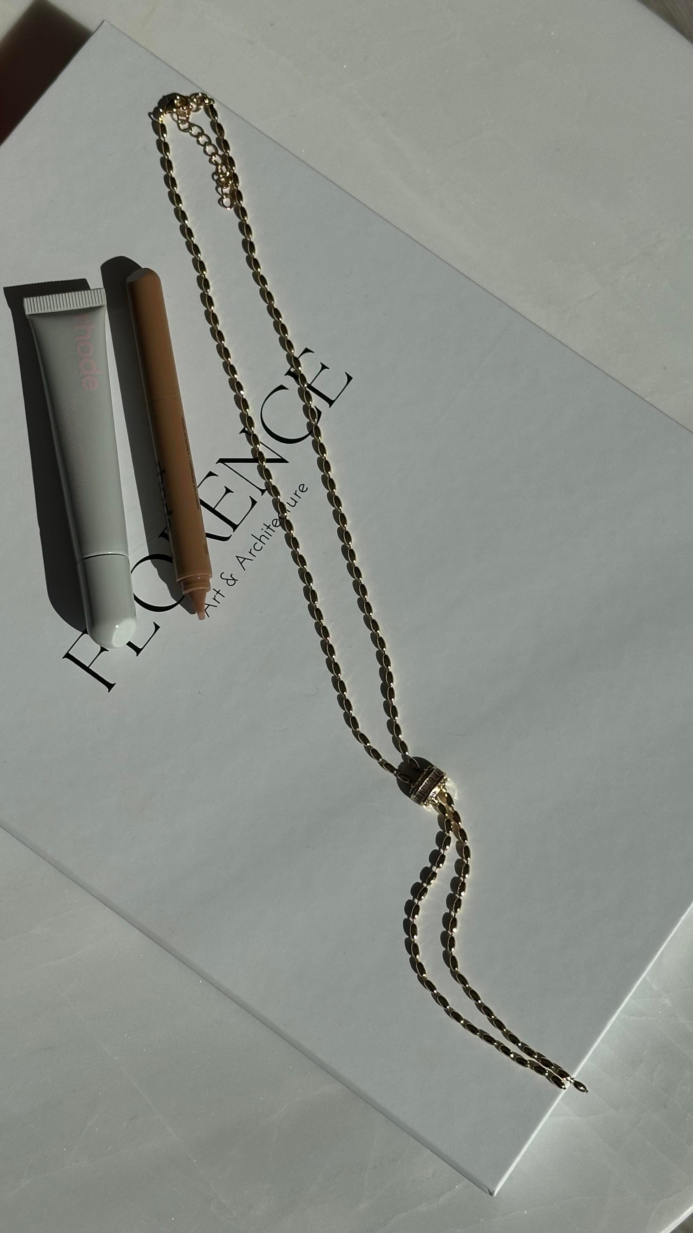 Gold Ortada Taş Detaylı Kolye