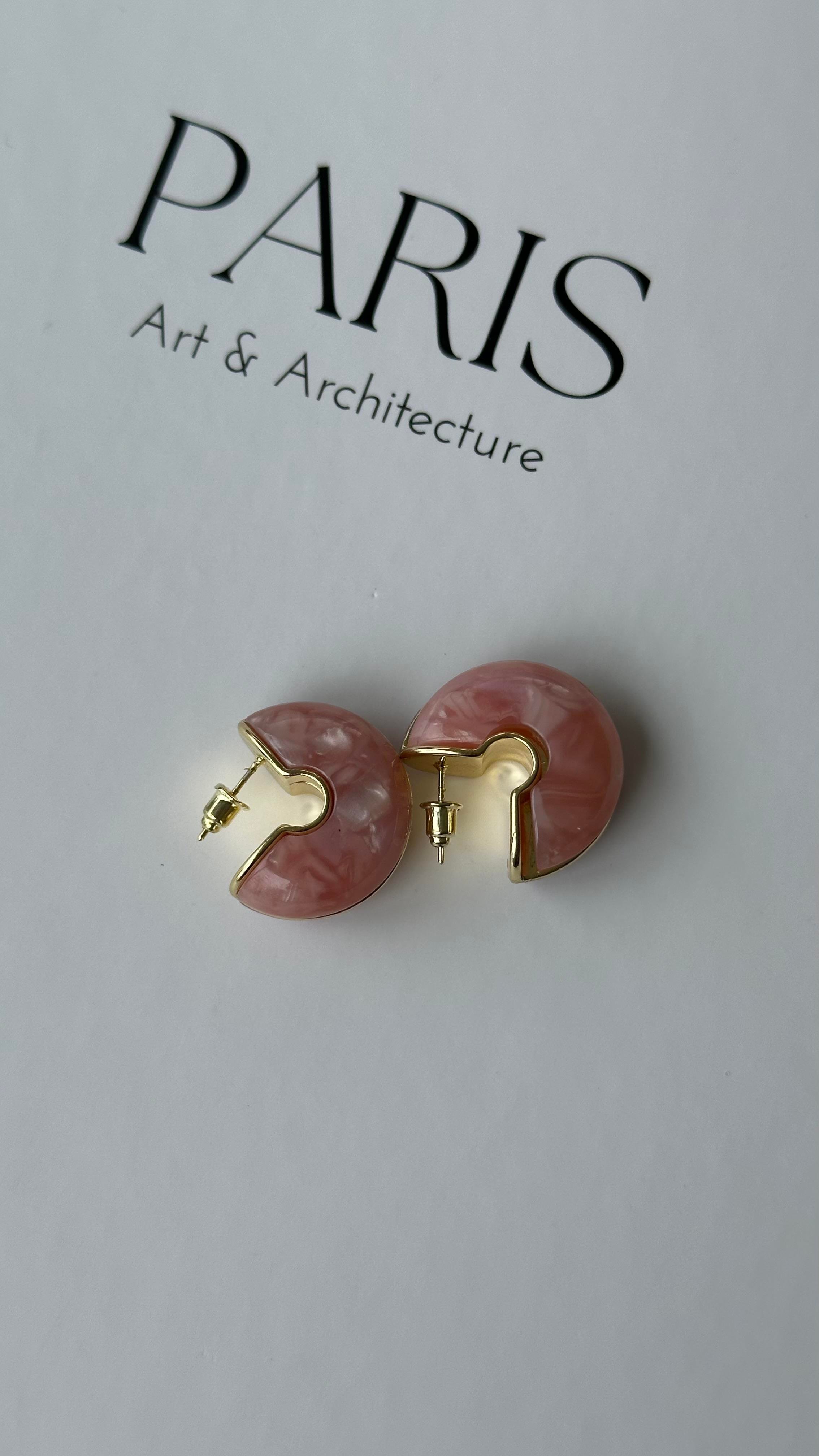 Gold Pembe Sedefli Yarım Halka Küpe