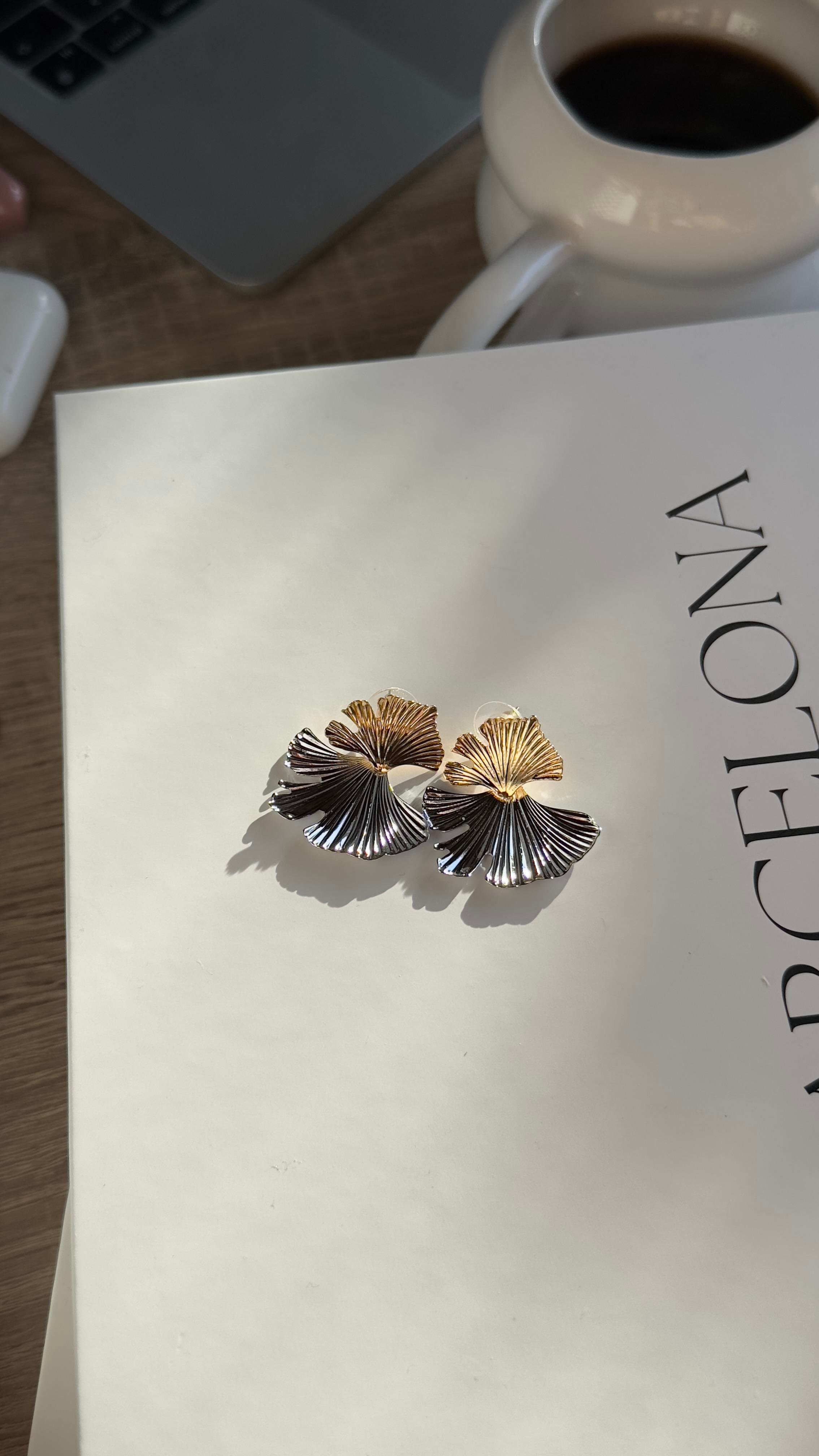 Gold Silver Çiçek Model Küpe