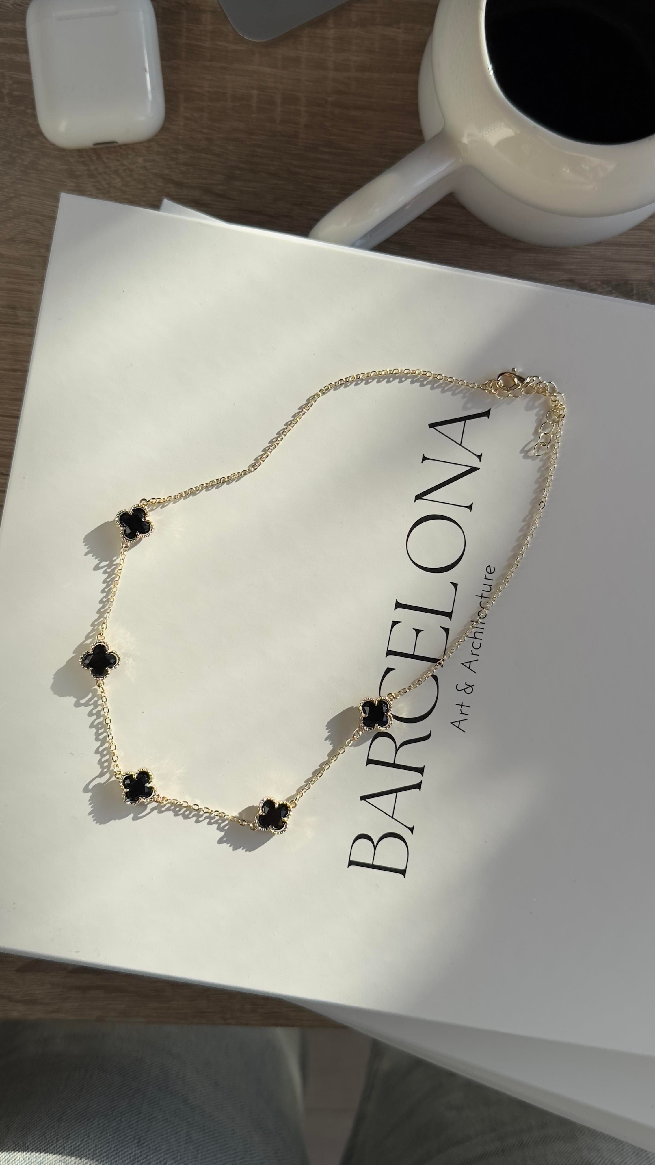 Gold Siyah Taşlı Marka Model Kolye