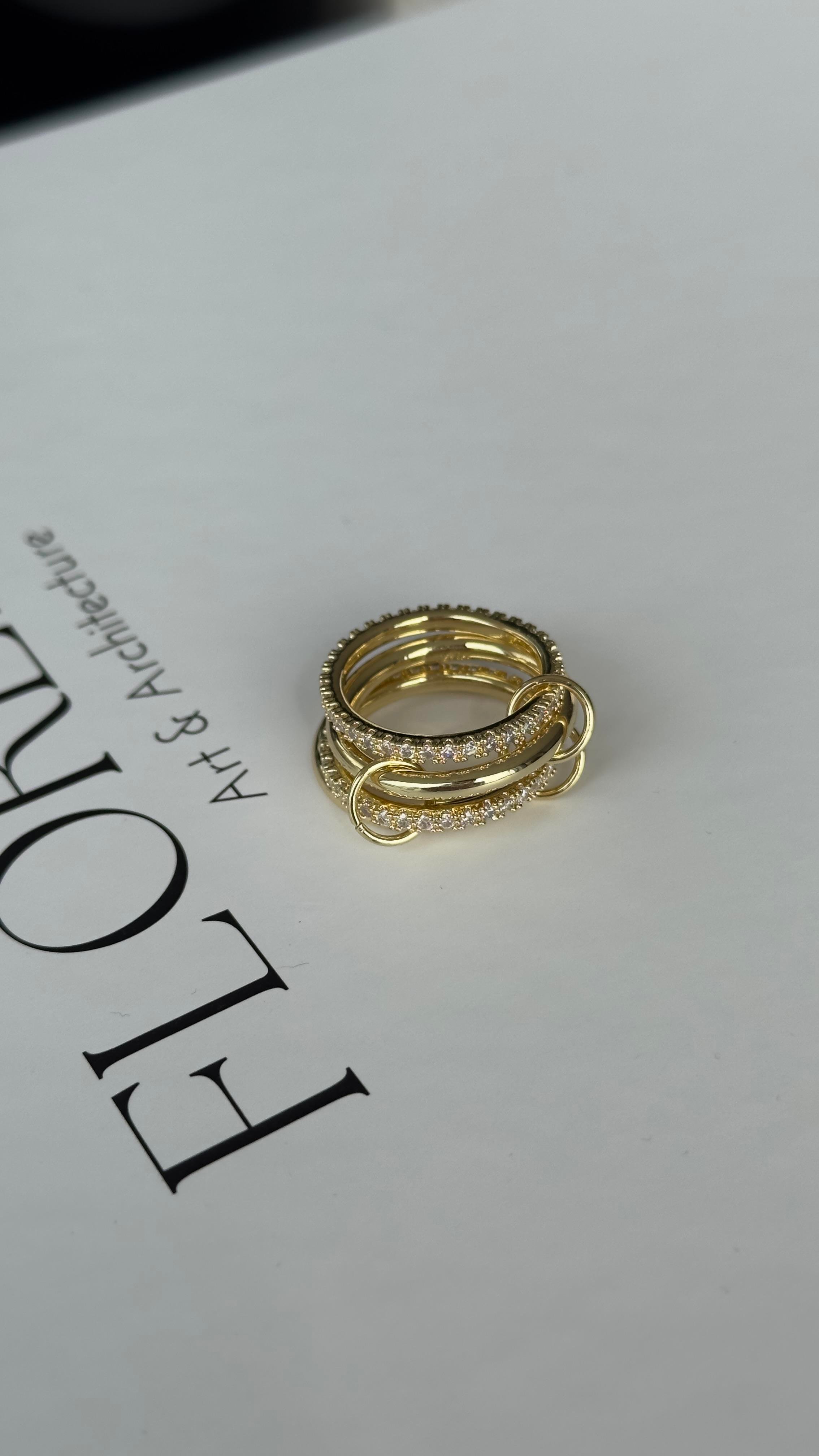 Gold Taşlı Dörtlü Çelik Yüzük