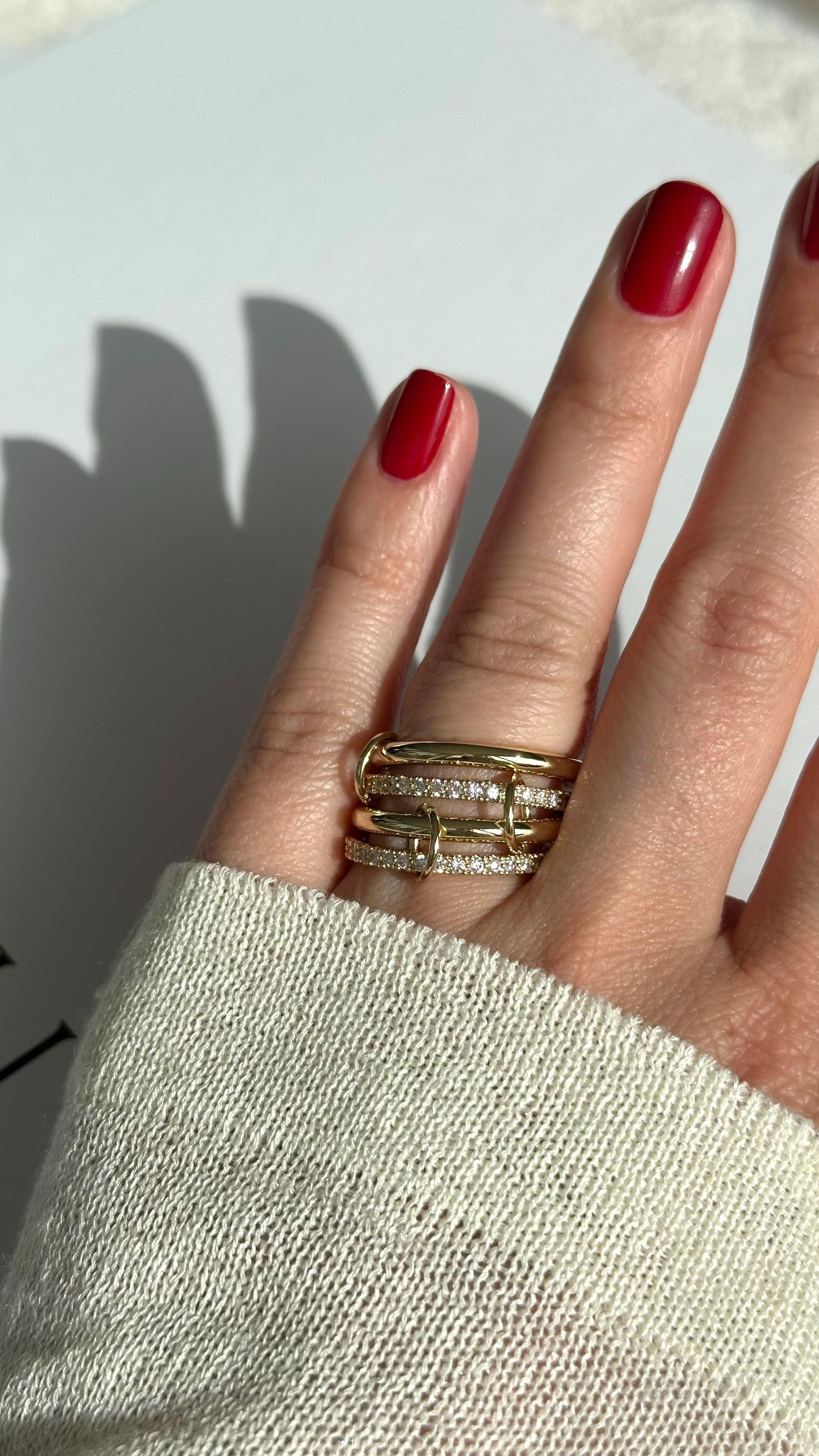 Gold Taşlı Dörtlü Çelik Yüzük