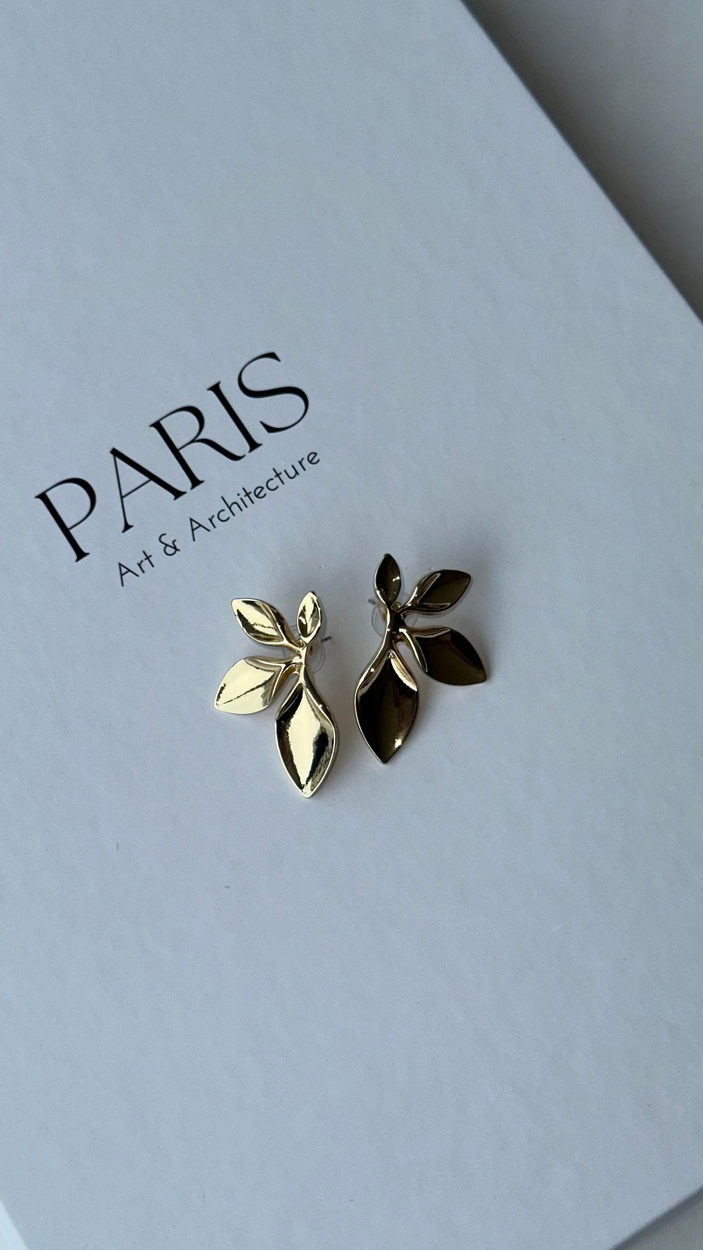 Gold Yaprak Desenli küpe