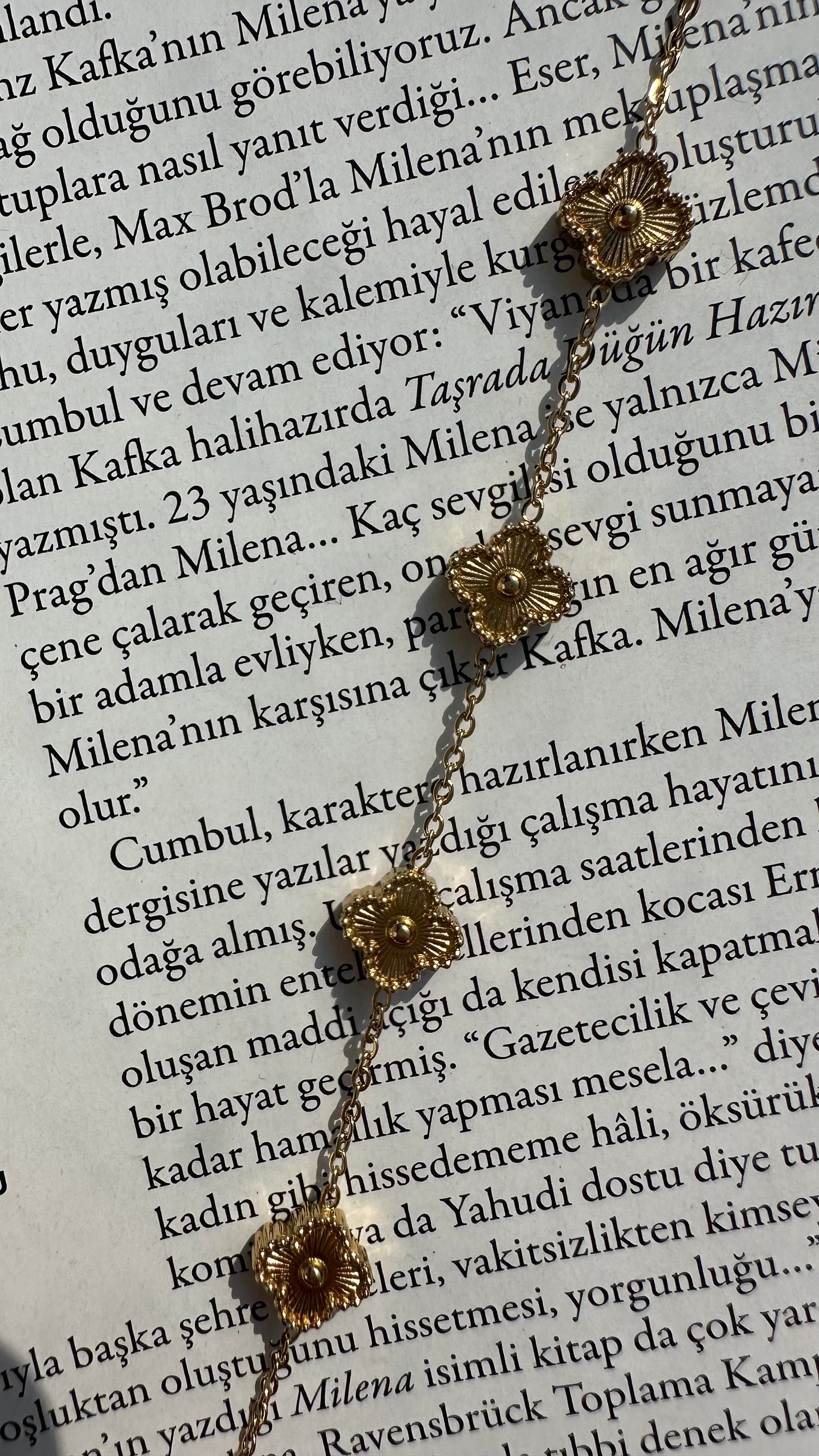 Gold Yonca Detaylı Bileklik