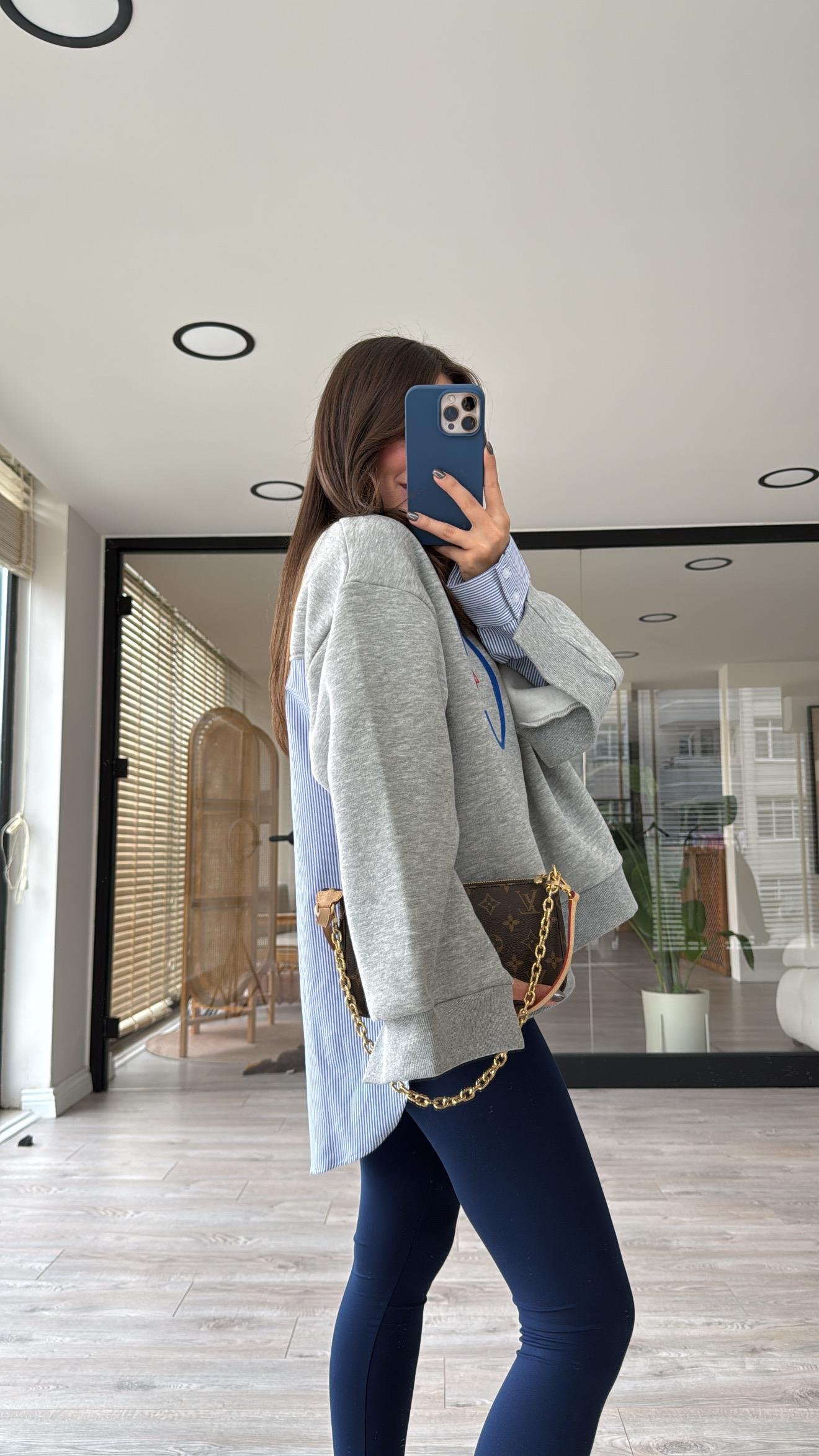 Gri Arka Gömlek Detaylı Şardonlu Sweat 