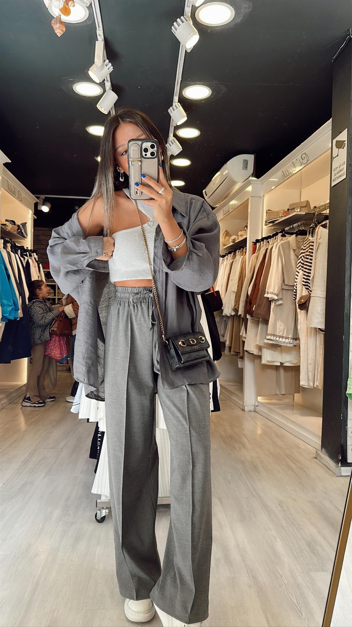 Gri Beli Lastikli Ön Dikiş Detaylı Bol Pantolon 