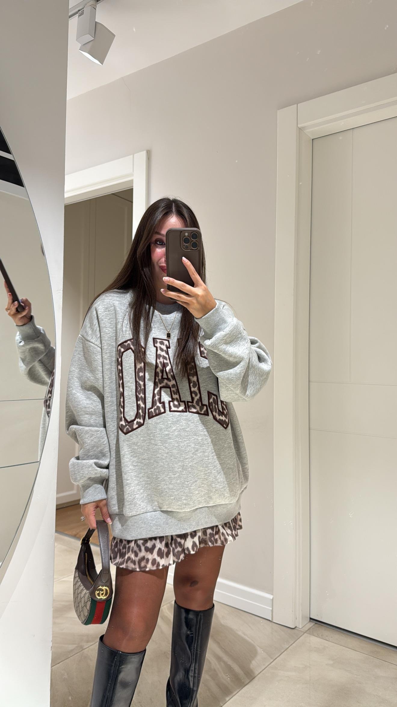 Gri Bordo Leopar İşlemeli Sweat