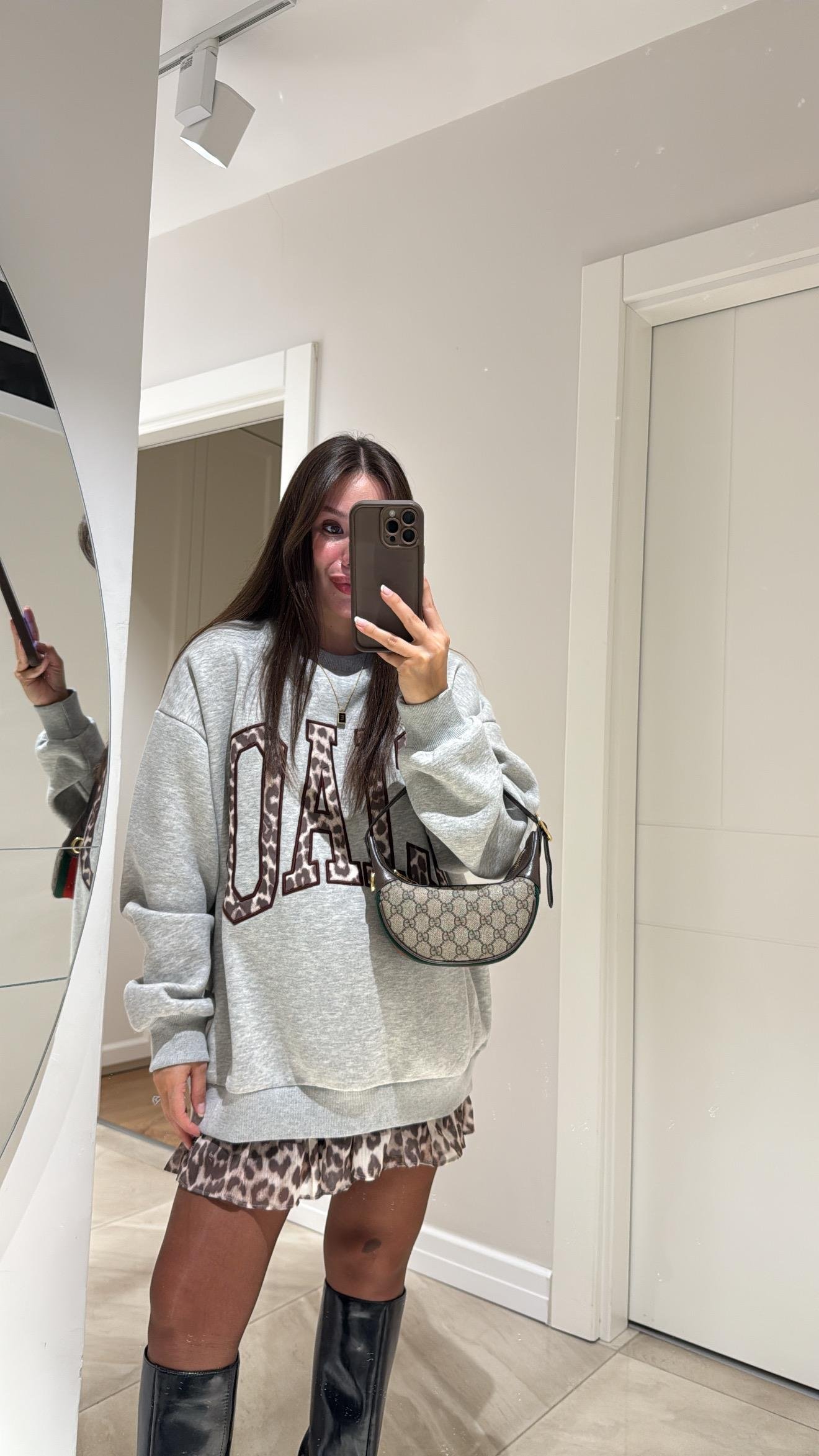 Gri Bordo Leopar İşlemeli Sweat