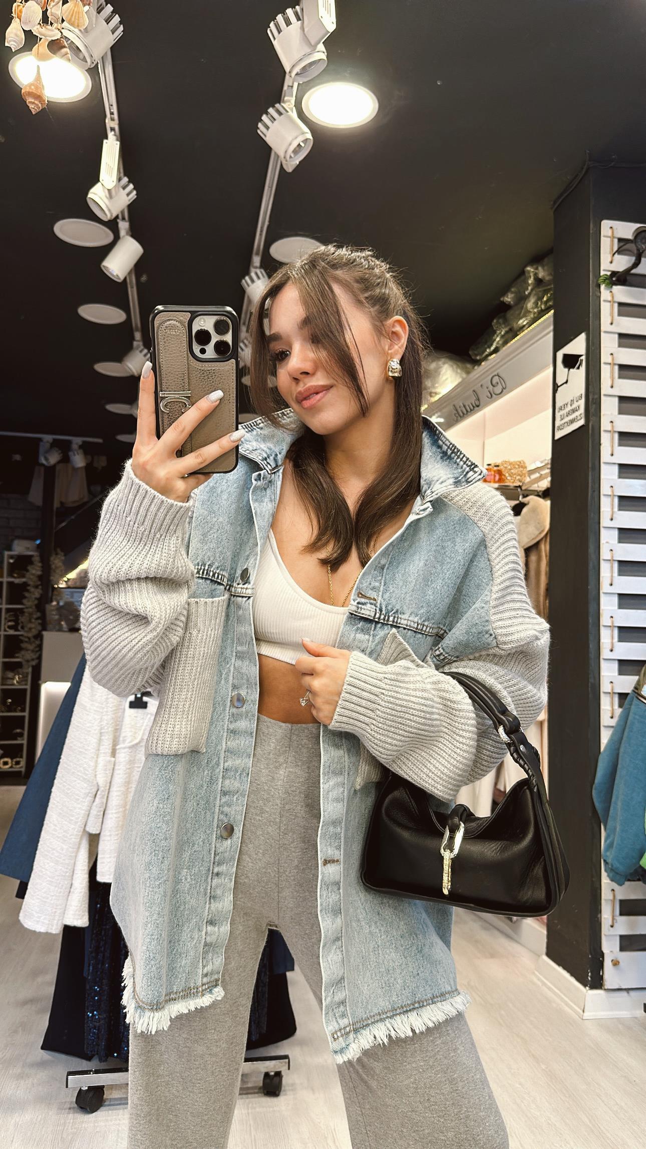 Gri Cep Detaylı Püsküllü Jean Hırka