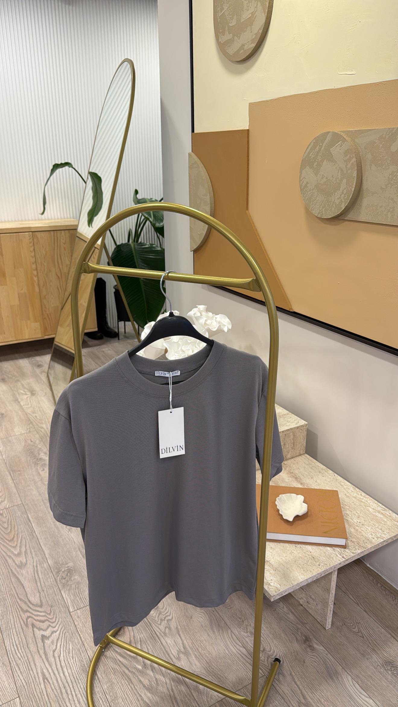 Gri Dekoratif Dikişli Bisiklet Yaka Dilvin Tshirt