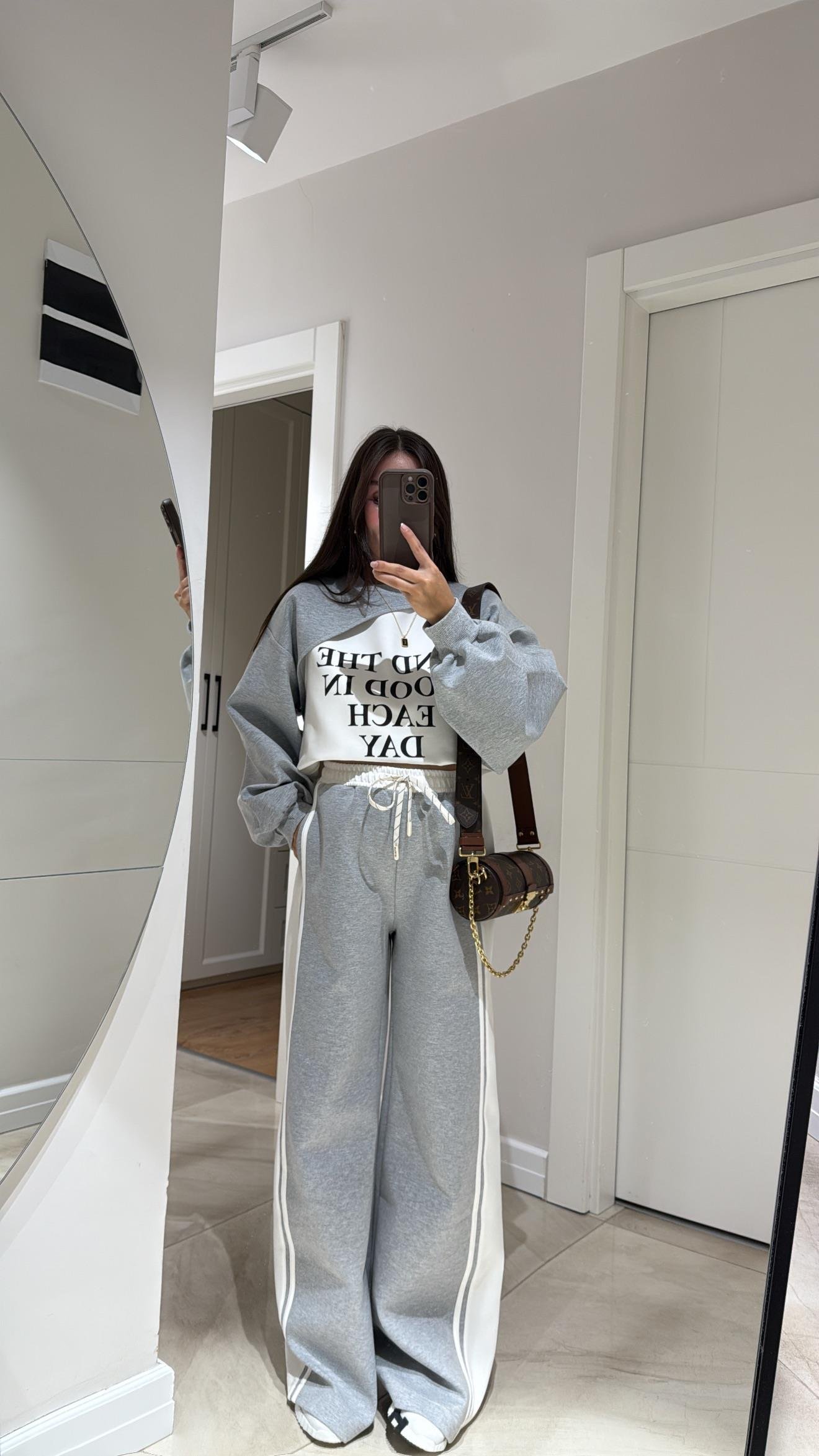 Gri Ekru Yan Şeritli Garnili Pantolon