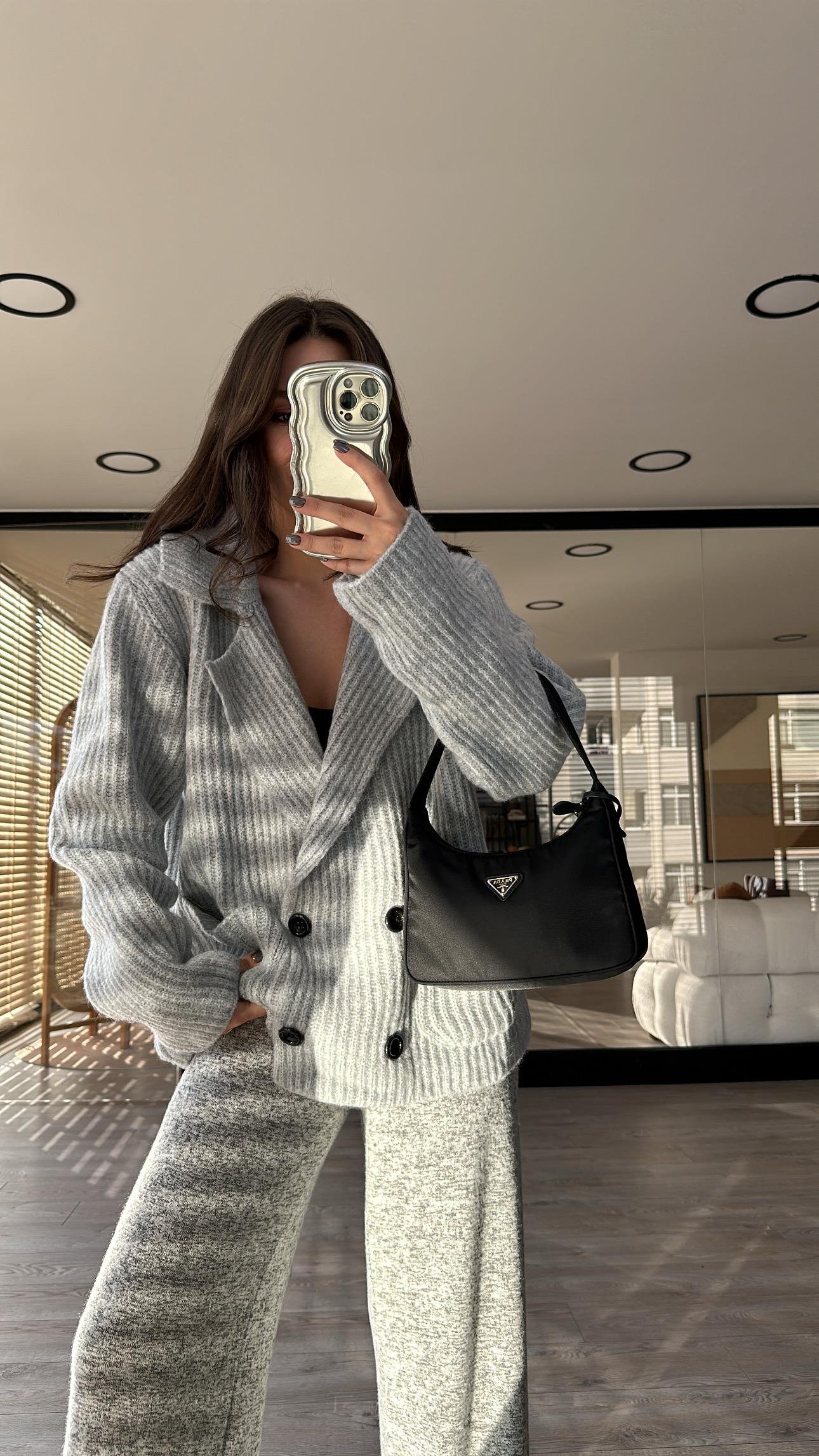 Gri Kruvaze Yaka Düğmeli Triko Hırka 