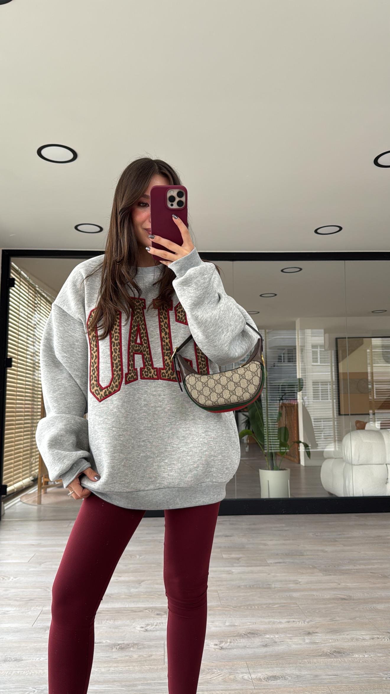 Gri Leopar Yazı İşlemeli Şardonlu Sweat 