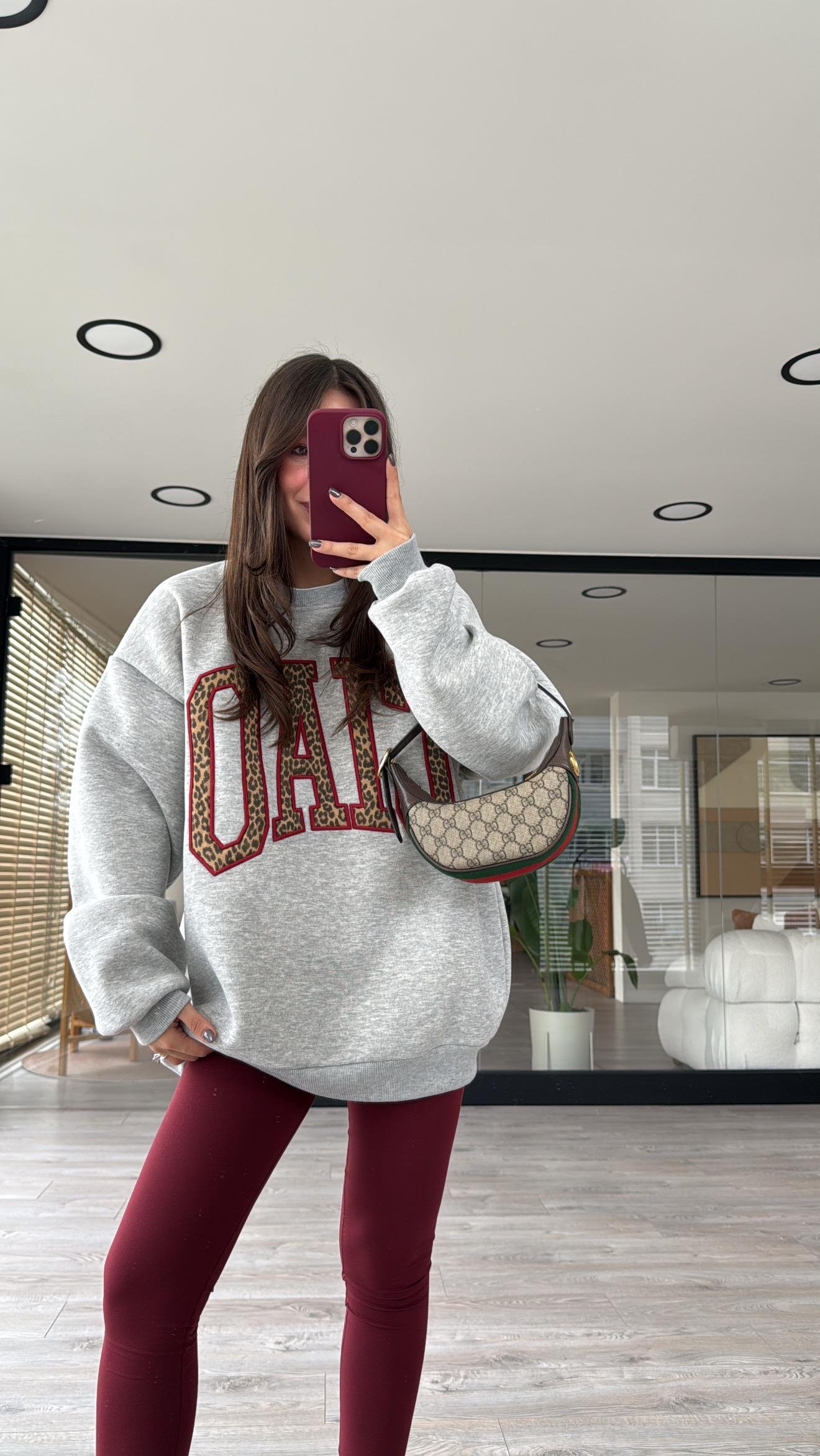 Gri Leopar Yazı İşlemeli Şardonlu Sweat 