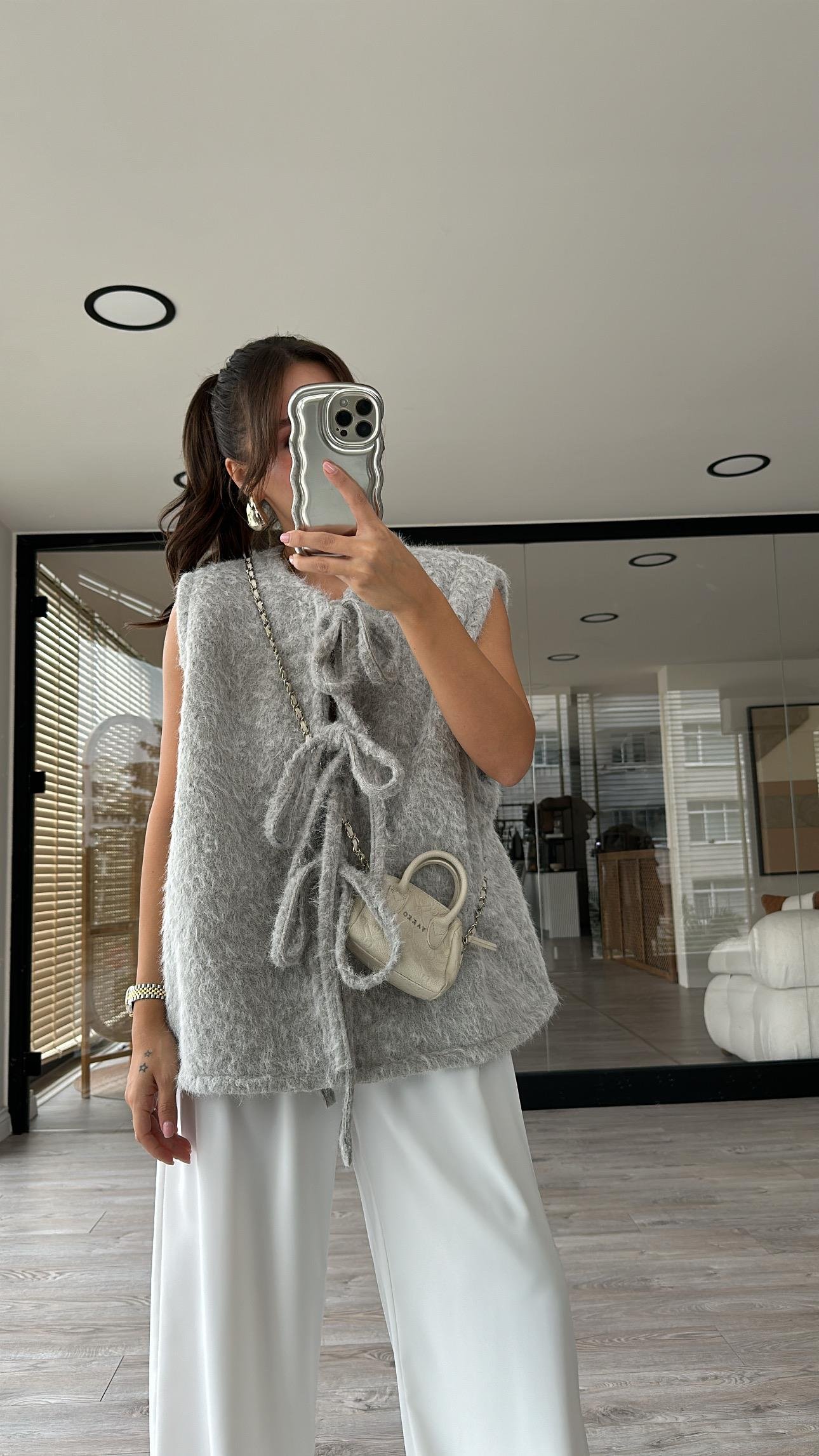 Gri Marka Model Ön Bağlamalı Sakallı Yelek