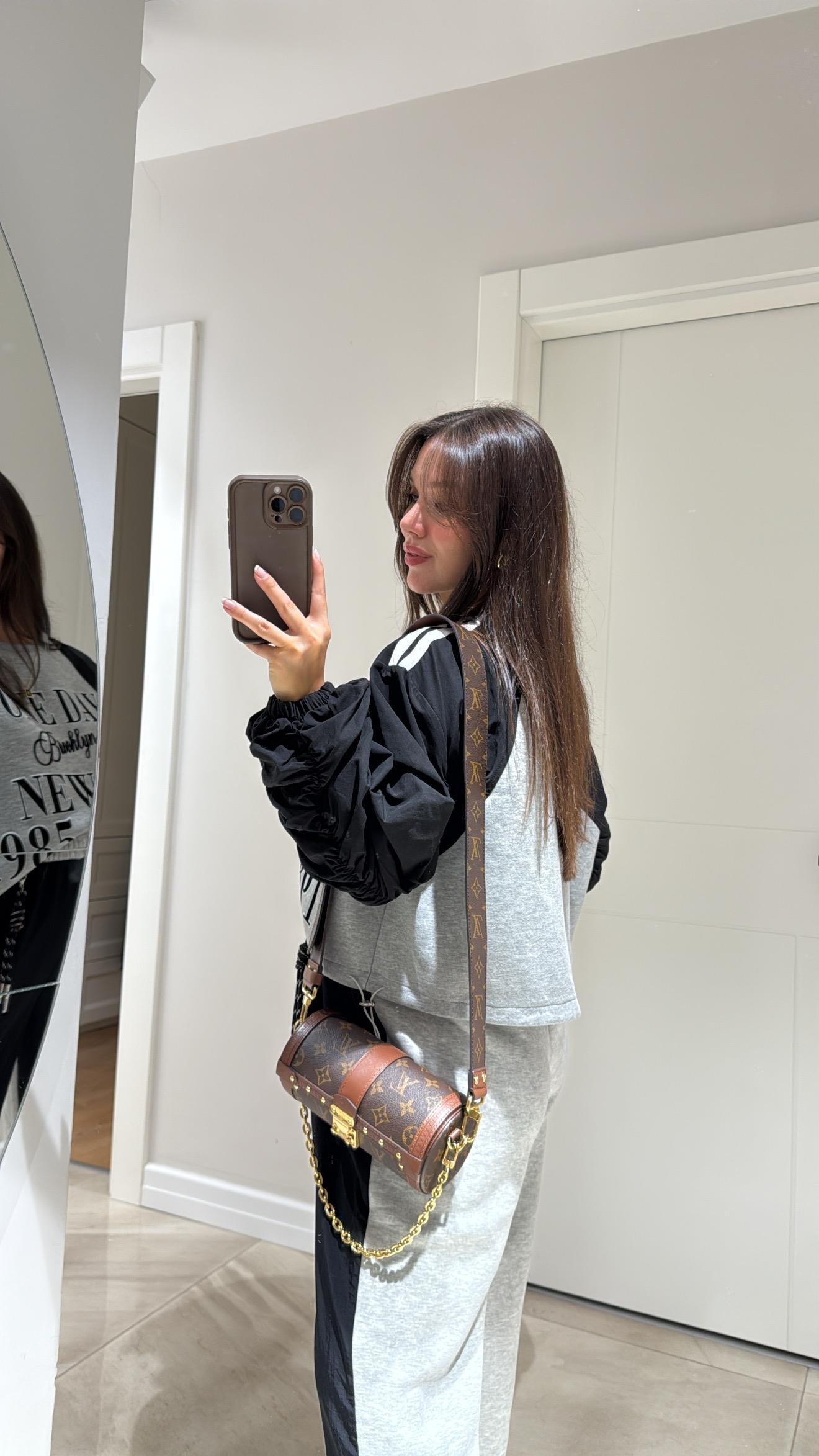 Gri Siyah Kol Detaylı Bel Büzgülü Sweat