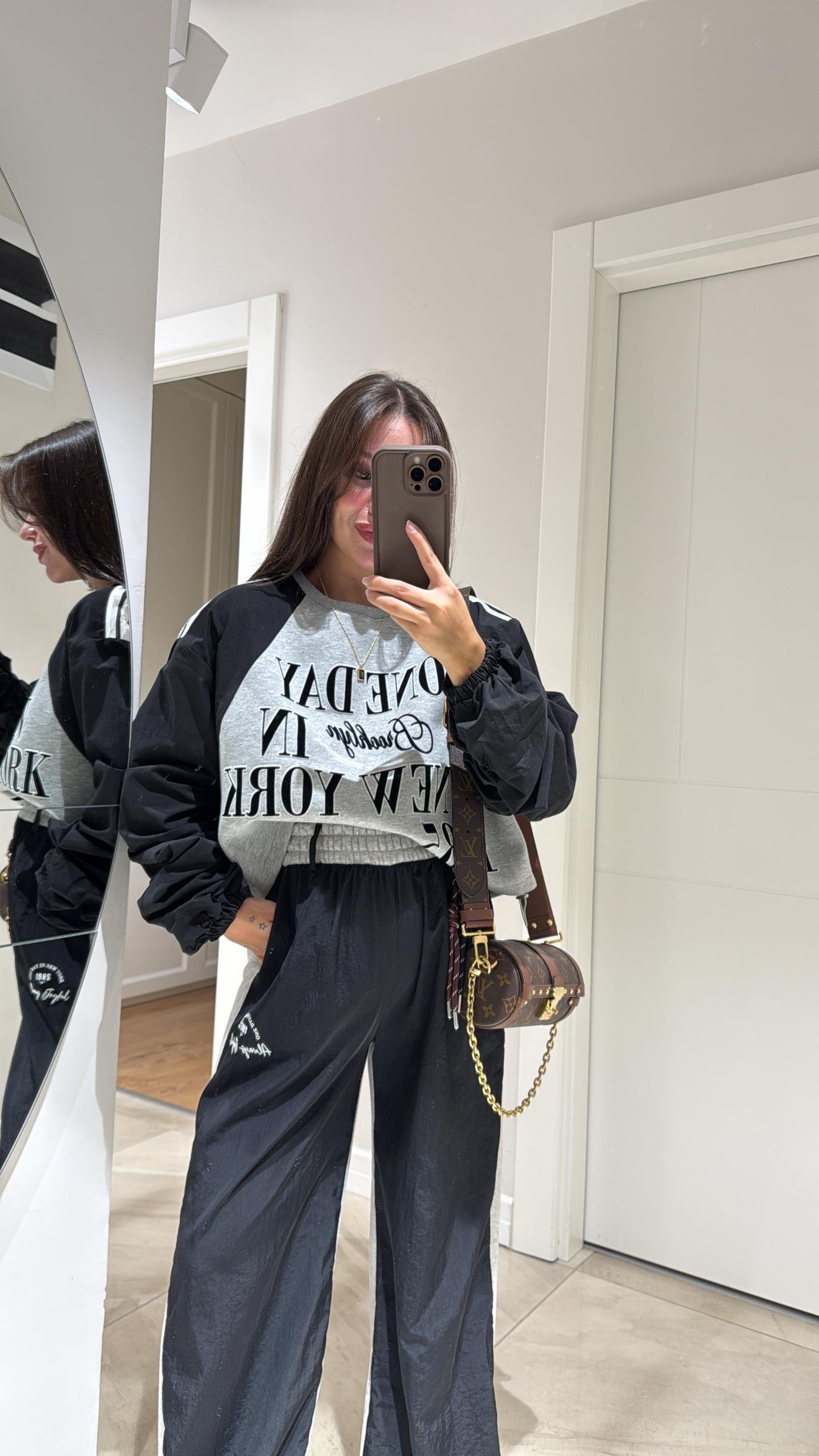 Gri Siyah Kol Detaylı Bel Büzgülü Sweat