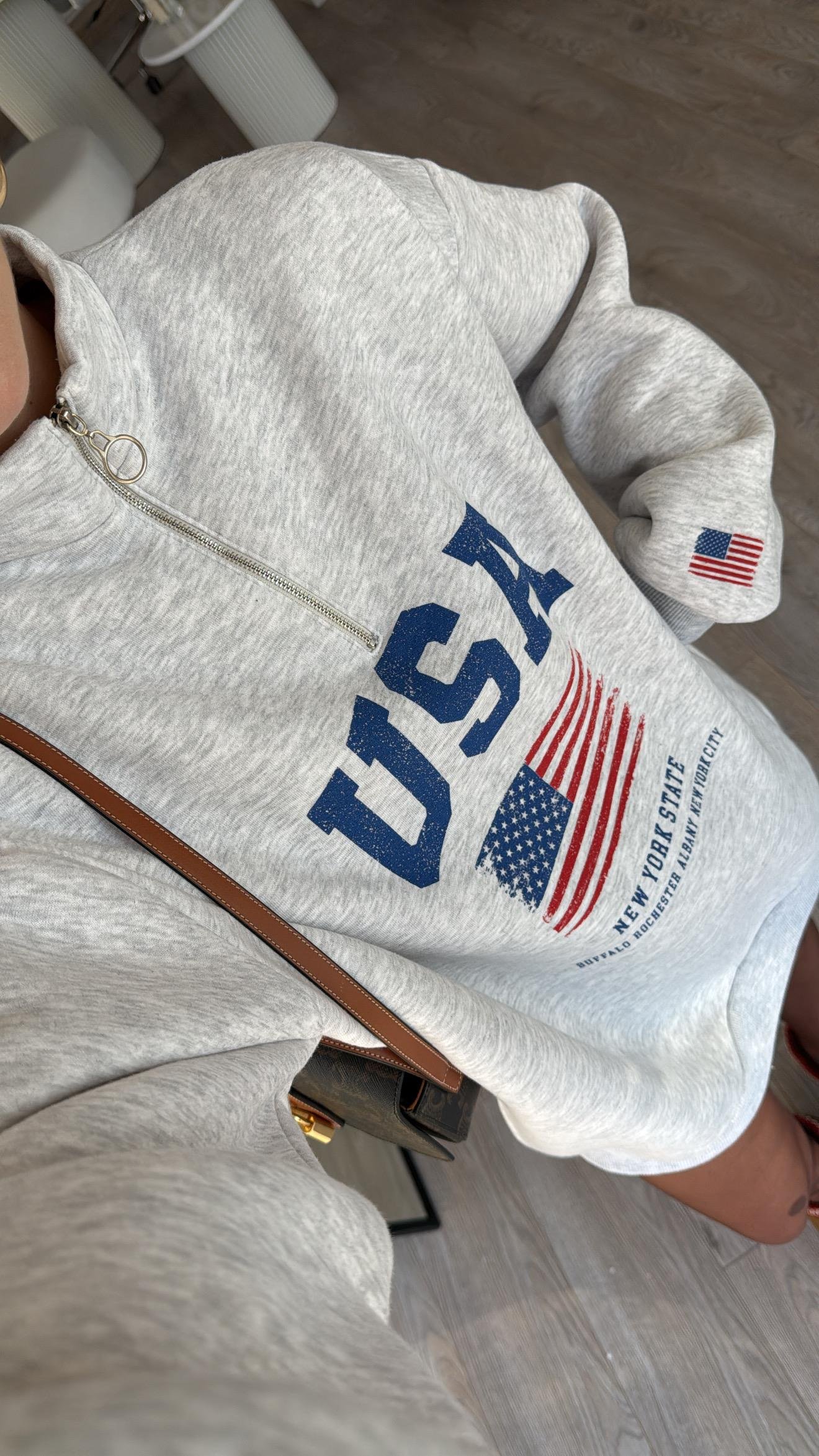 Gri USA Baskılı Dik Yaka Fermaurlı Sweat 