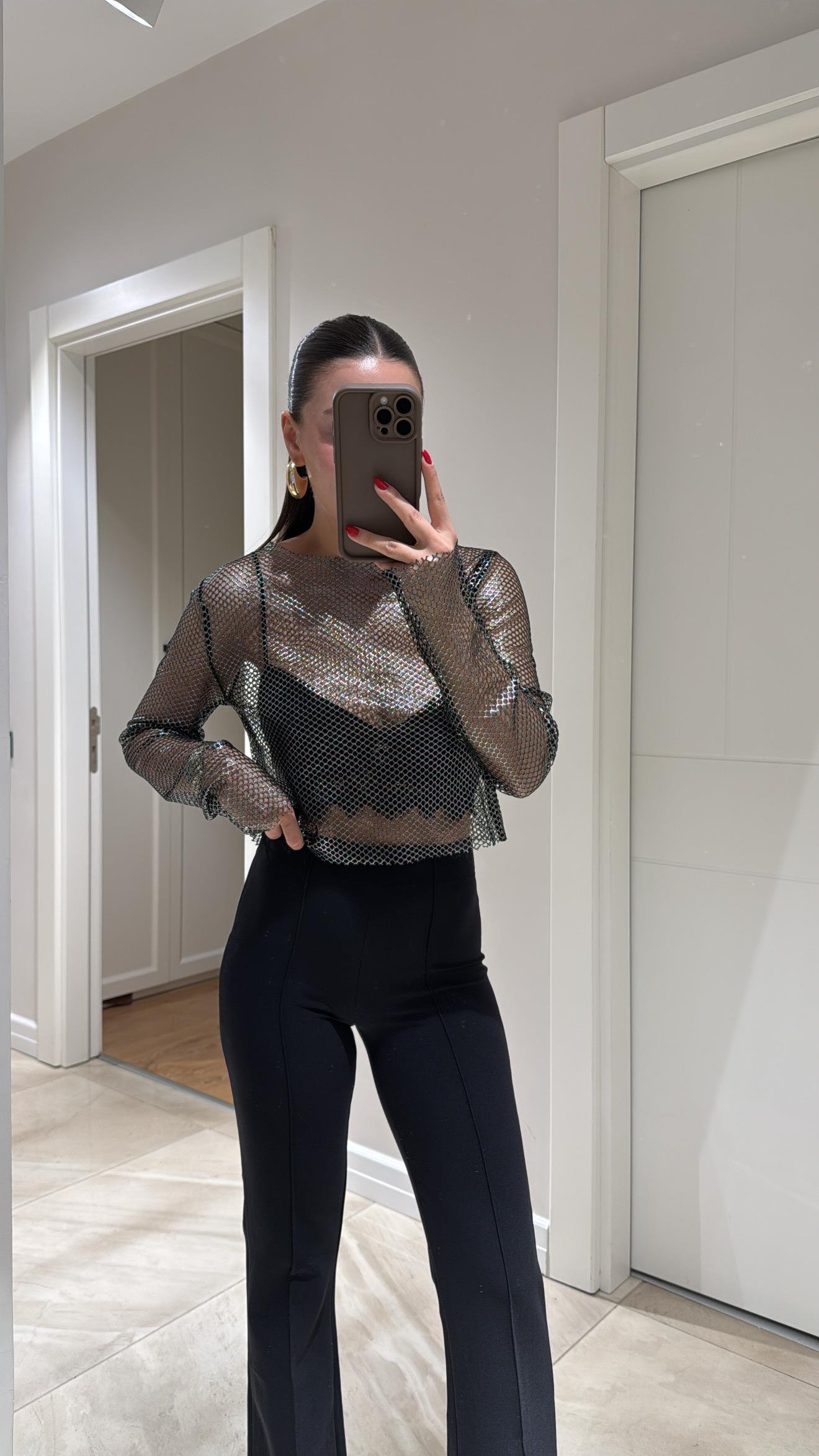 Gümüş File Detaylı Kesik Model Bluz