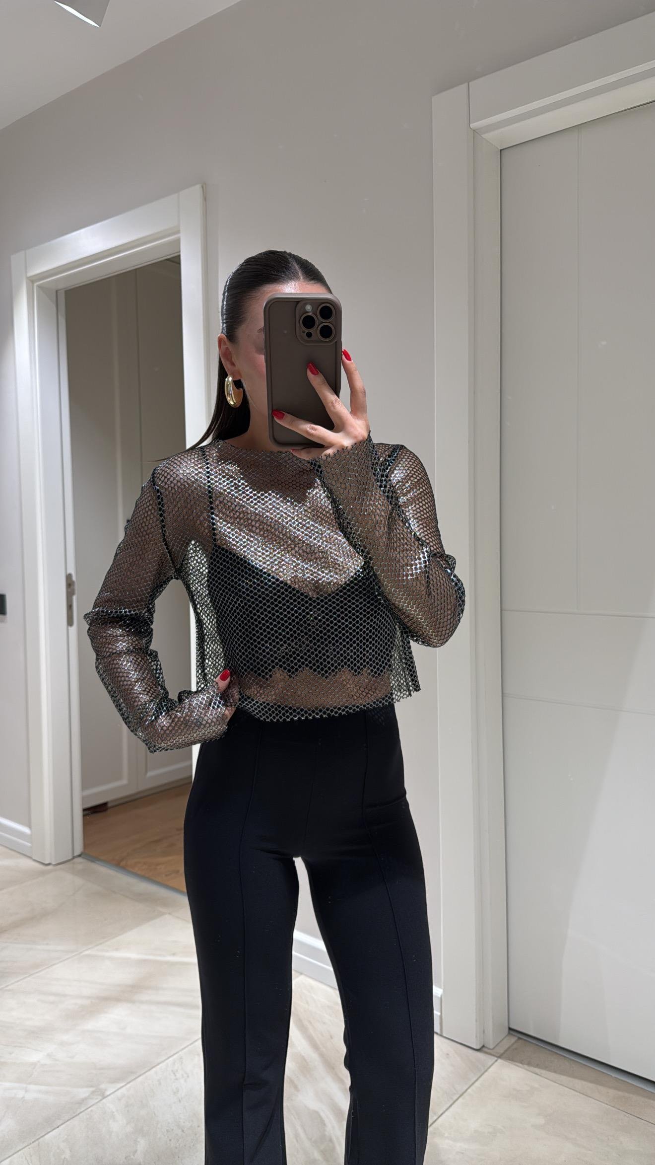 Gümüş File Detaylı Kesik Model Bluz