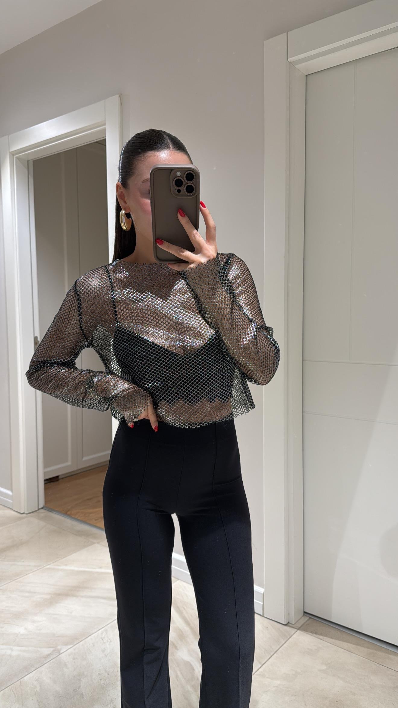 Gümüş File Detaylı Kesik Model Bluz