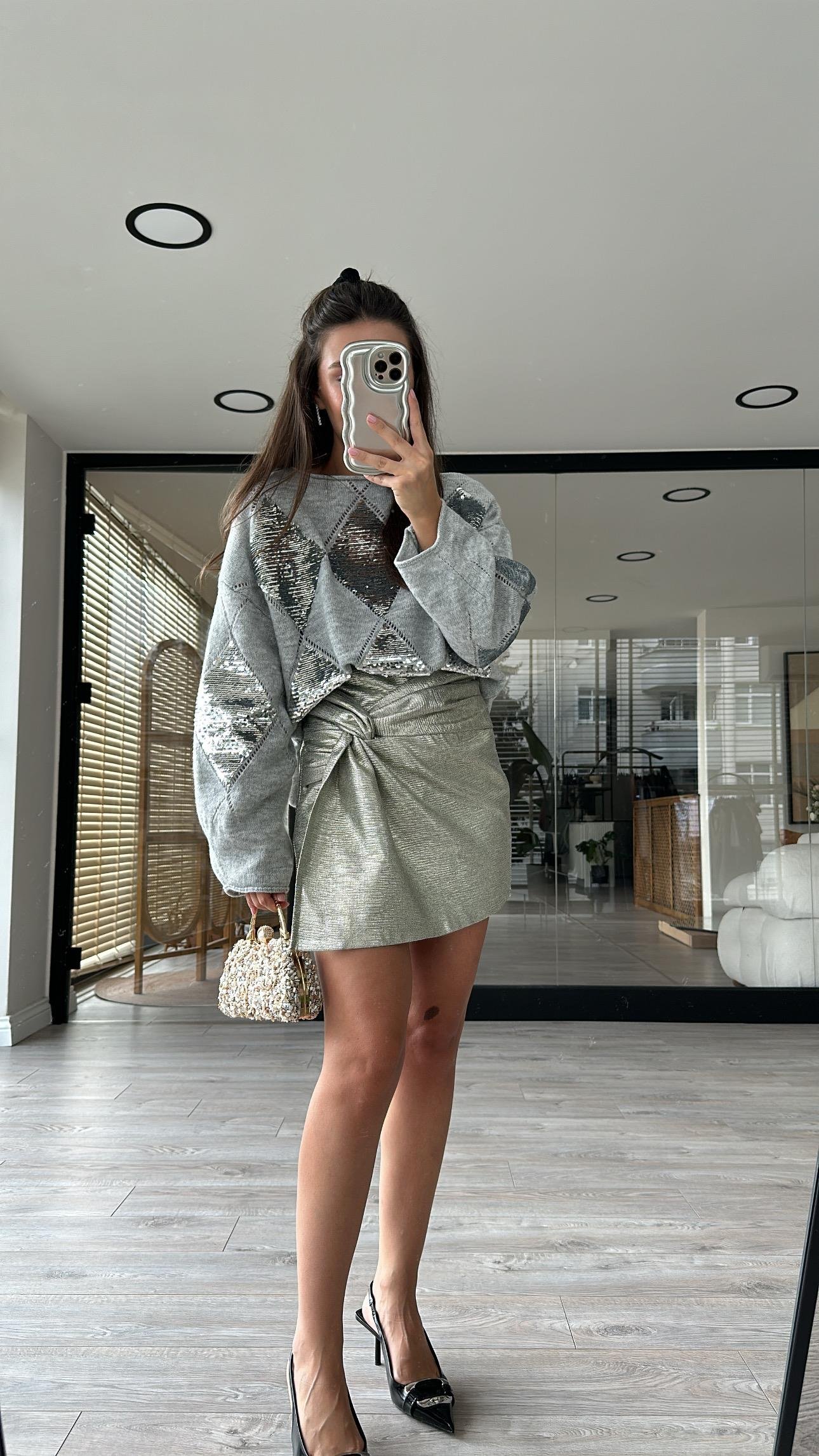 Gümüş Ön Düğüm Detaylı Şort Etek