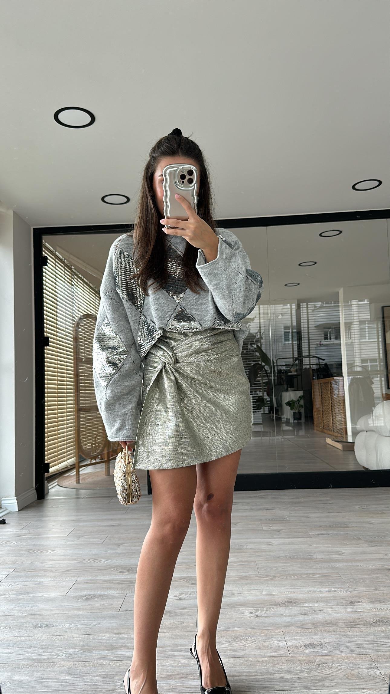 Gümüş Ön Düğüm Detaylı Şort Etek