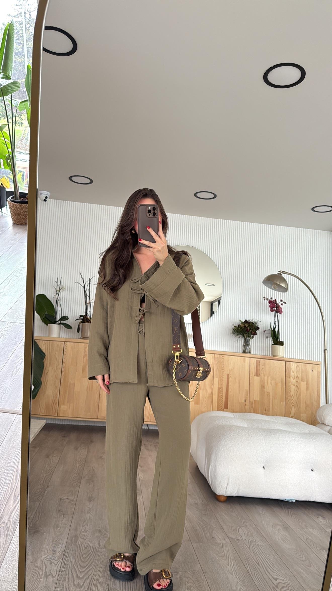 Haki Ön Bağlama Detaylı Marka Model Müslin Takım 