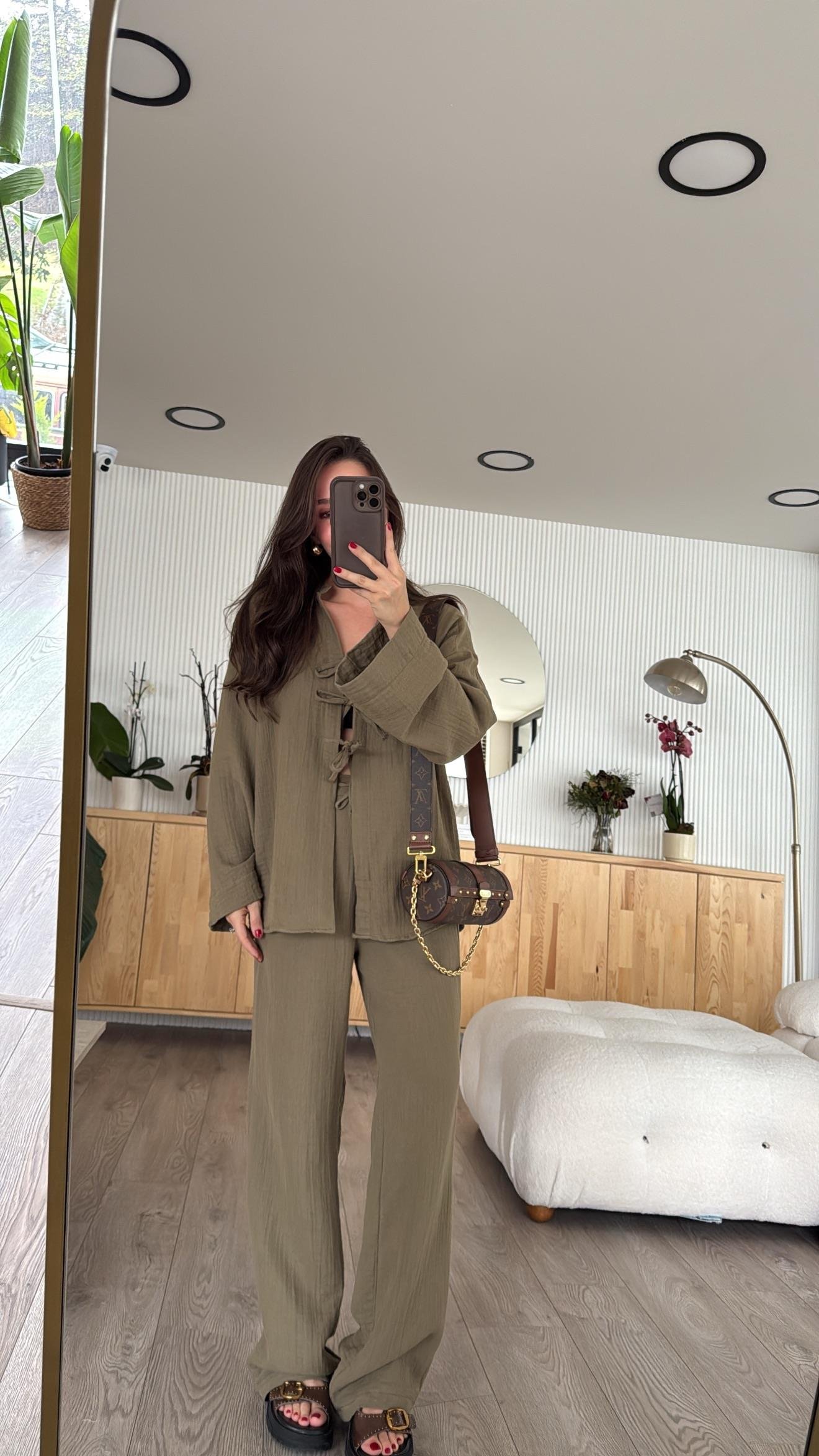 Haki Ön Bağlama Detaylı Marka Model Müslin Takım 