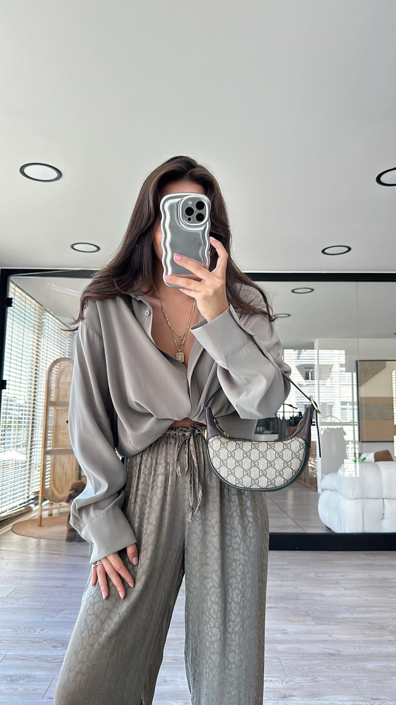 Haki Oval Kesim Modal Kumaş Gömlek