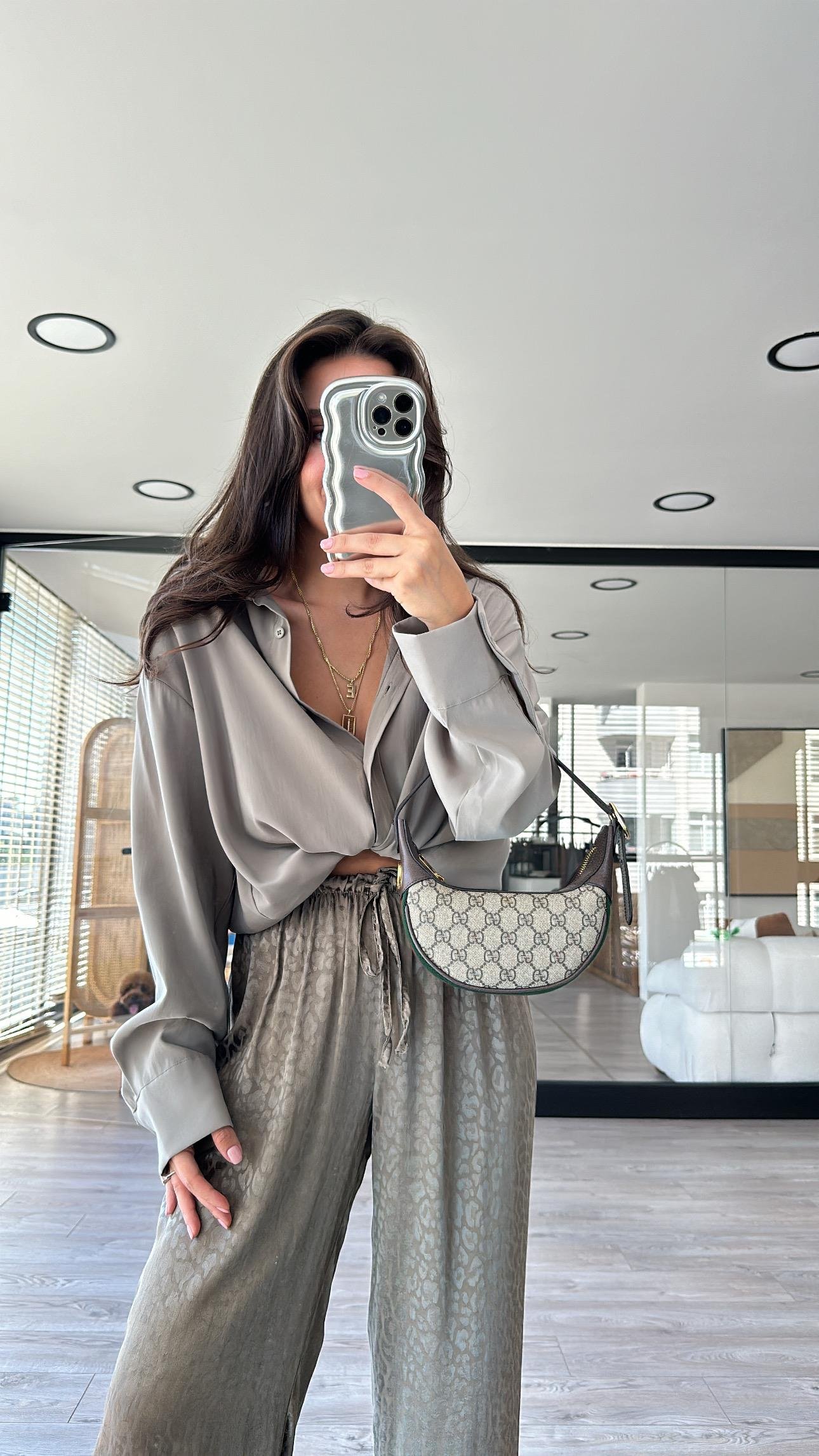 Haki Oval Kesim Modal Kumaş Gömlek