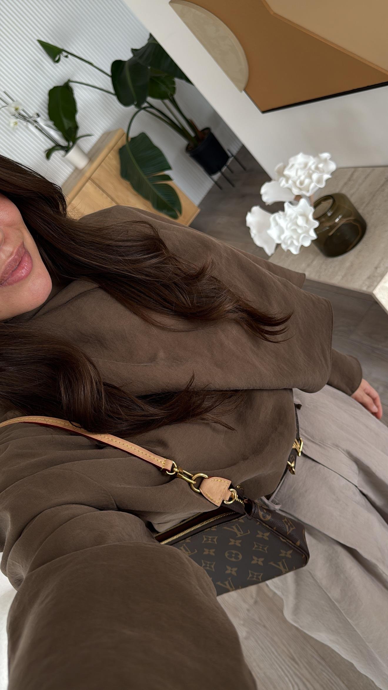 Kahve Fular Detaylı Tensel Bluz 