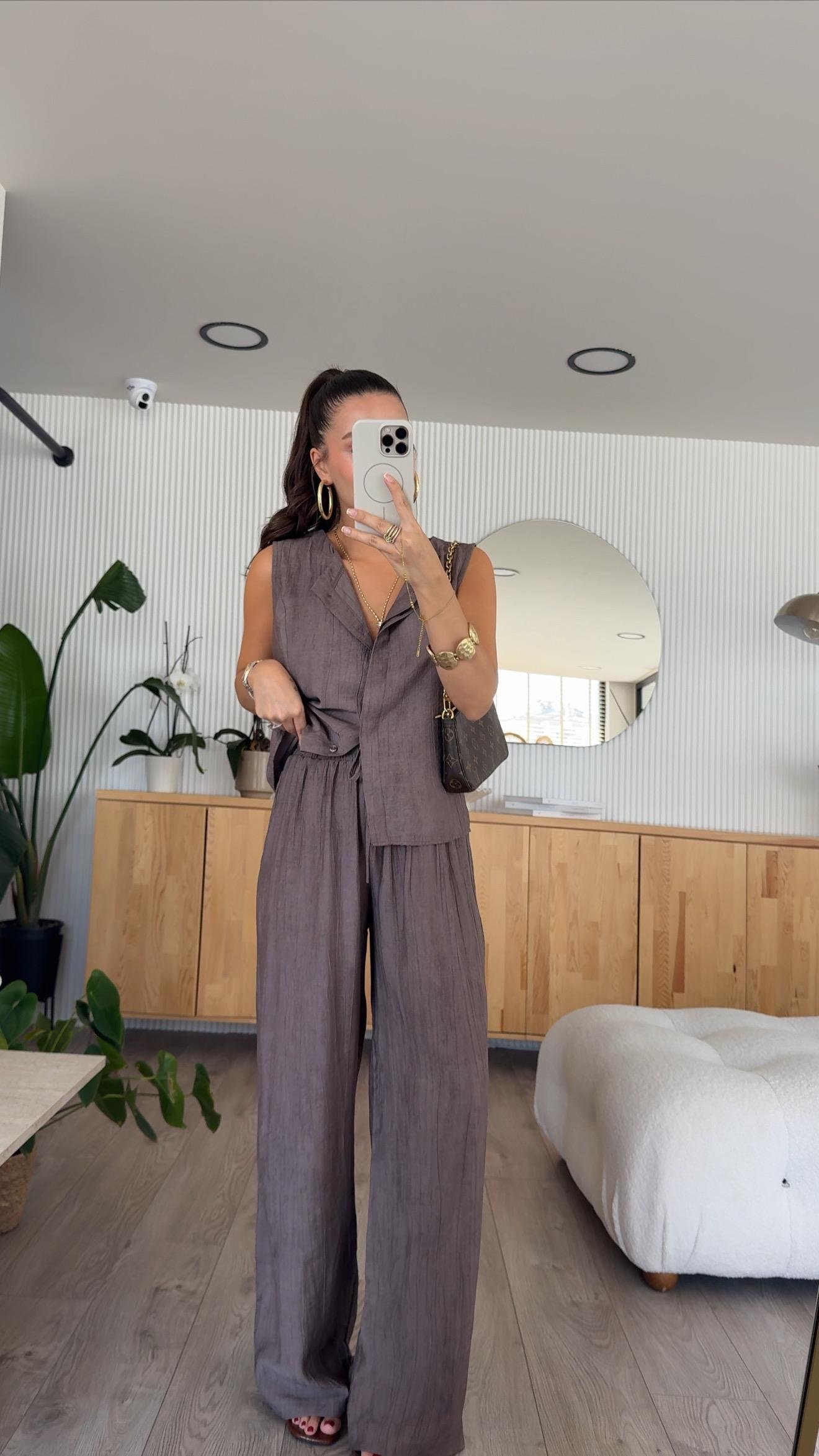 Kahve Gizli Düğmeli Kendinden Desenli Pantolon Takım