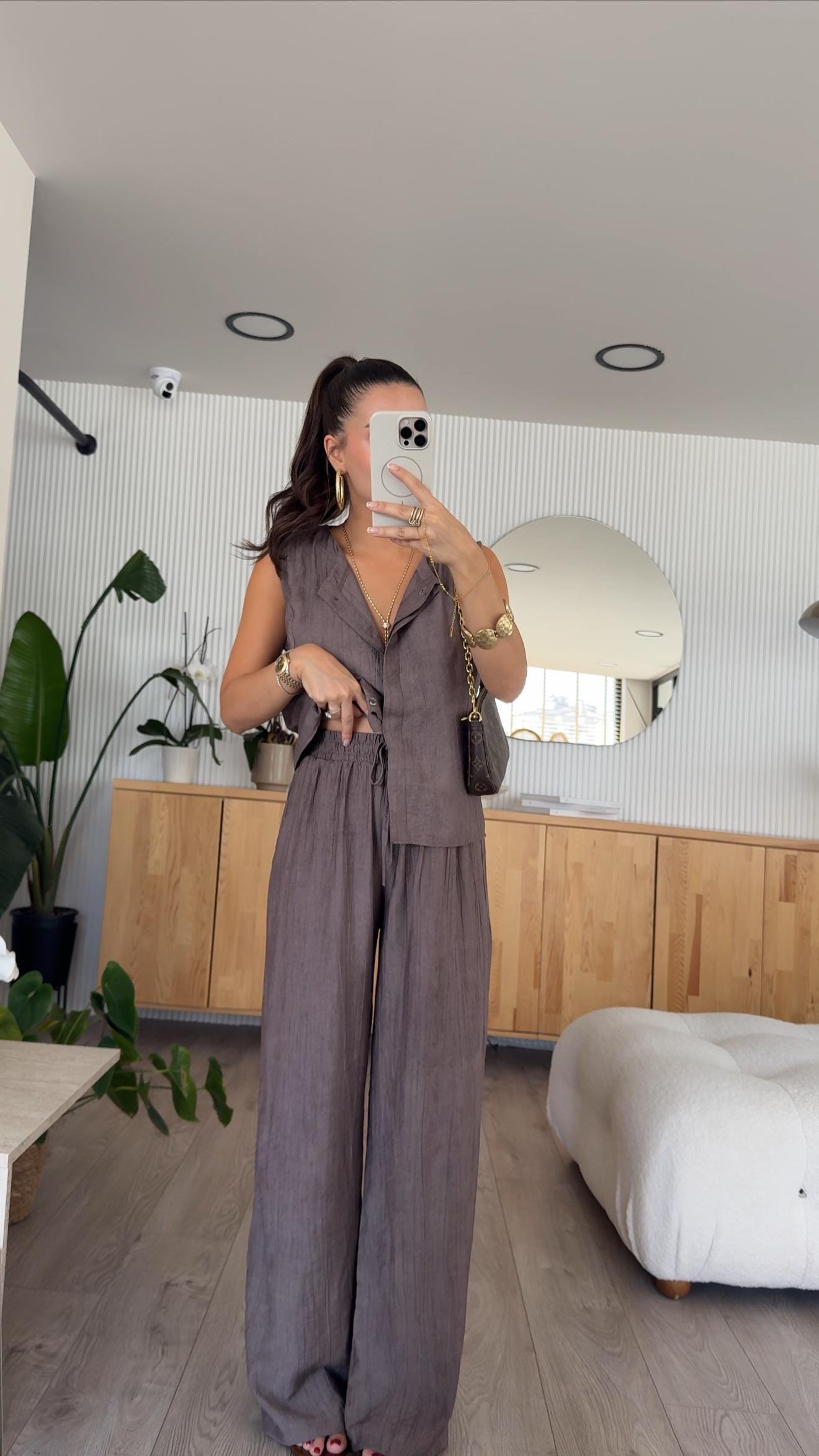 Kahve Gizli Düğmeli Kendinden Desenli Pantolon Takım