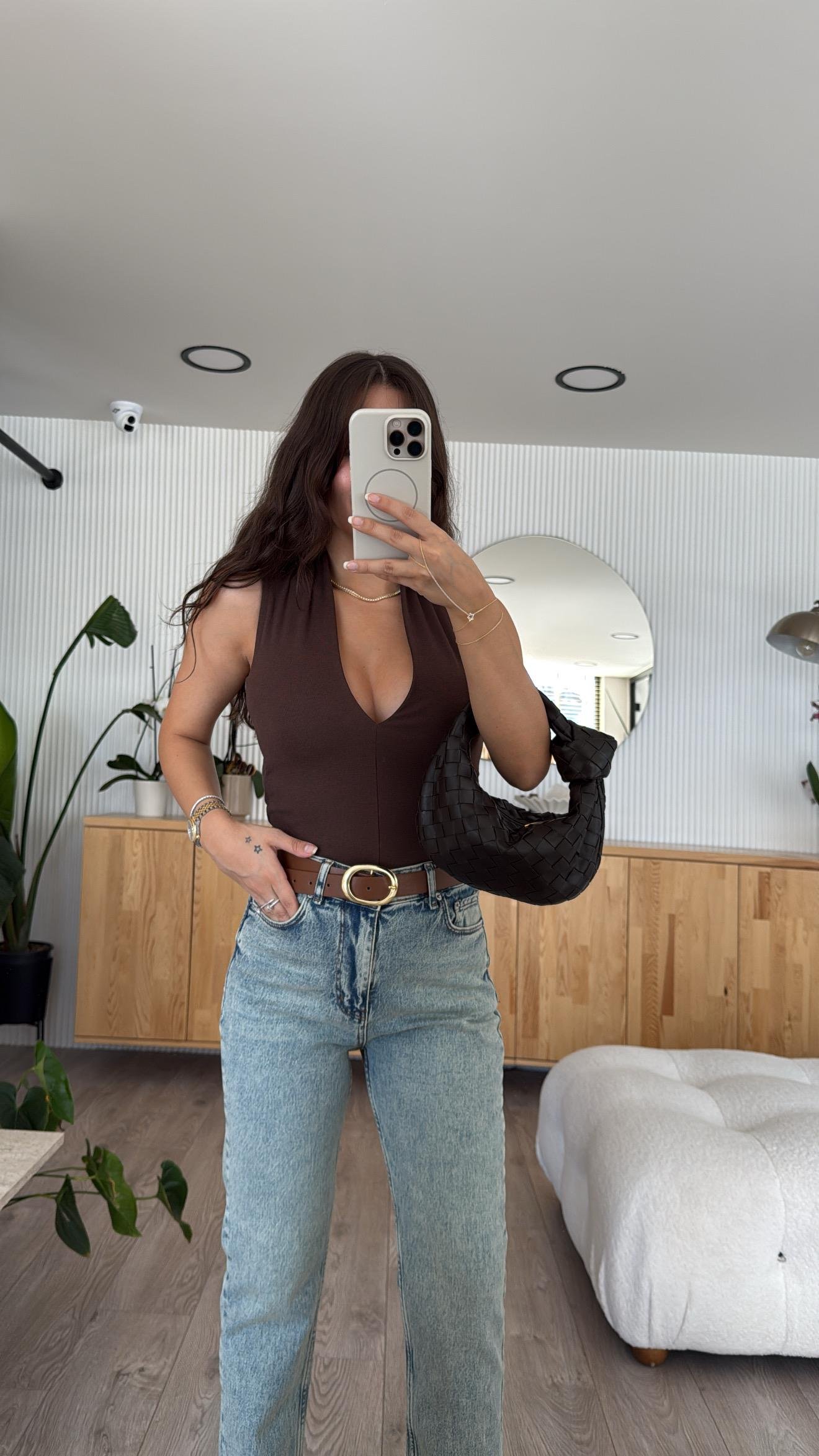 Kahve Göğüs Dekolteli Kolsuz Bluz 