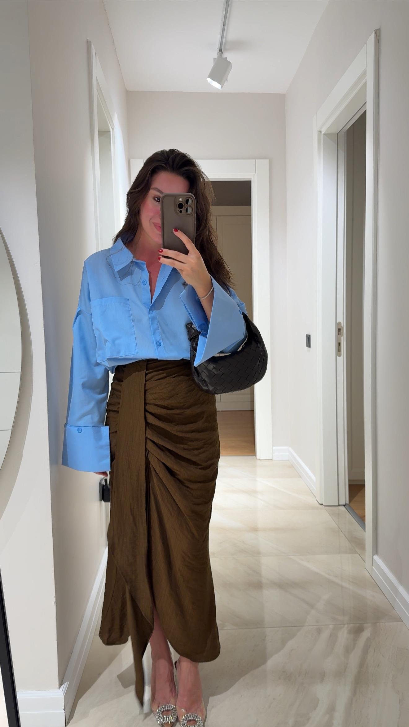 Kahve Ön Büzgülü Yırtmaçlı Etek