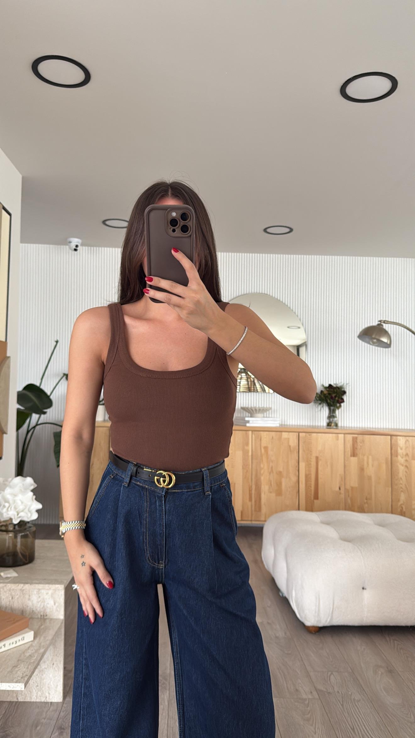 Kahve Oval Yaka Fitlli Atlet