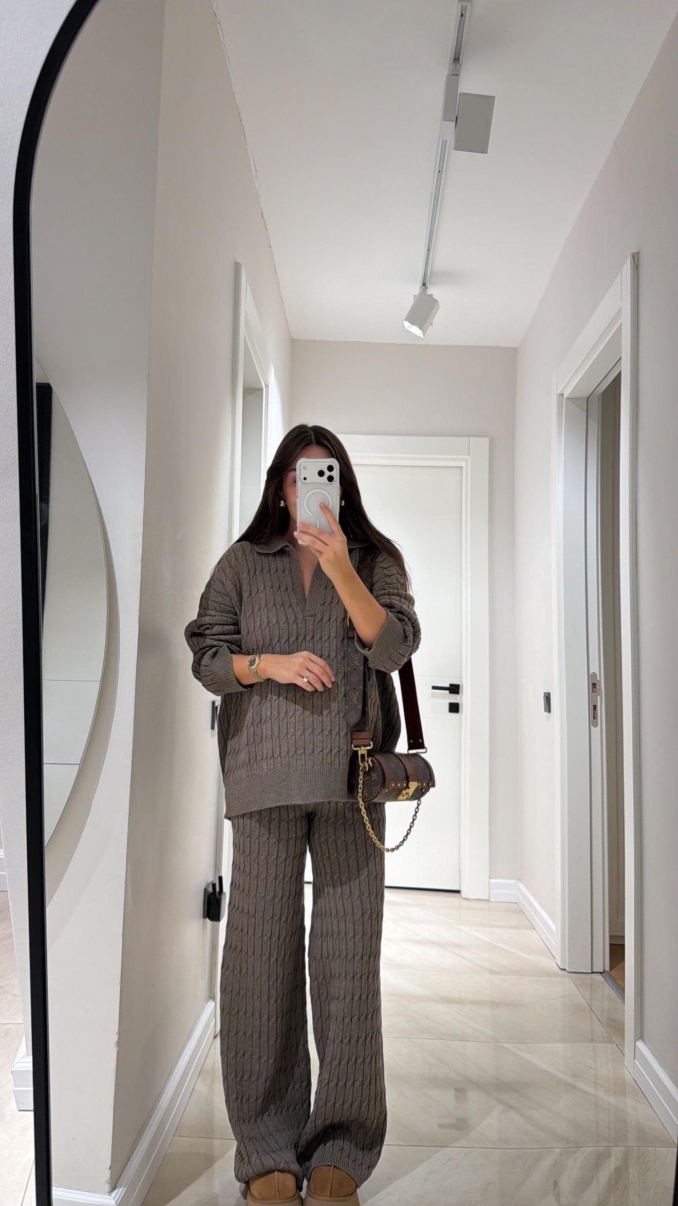 Kahve V Yaka Saç Örgülü Triko Takım