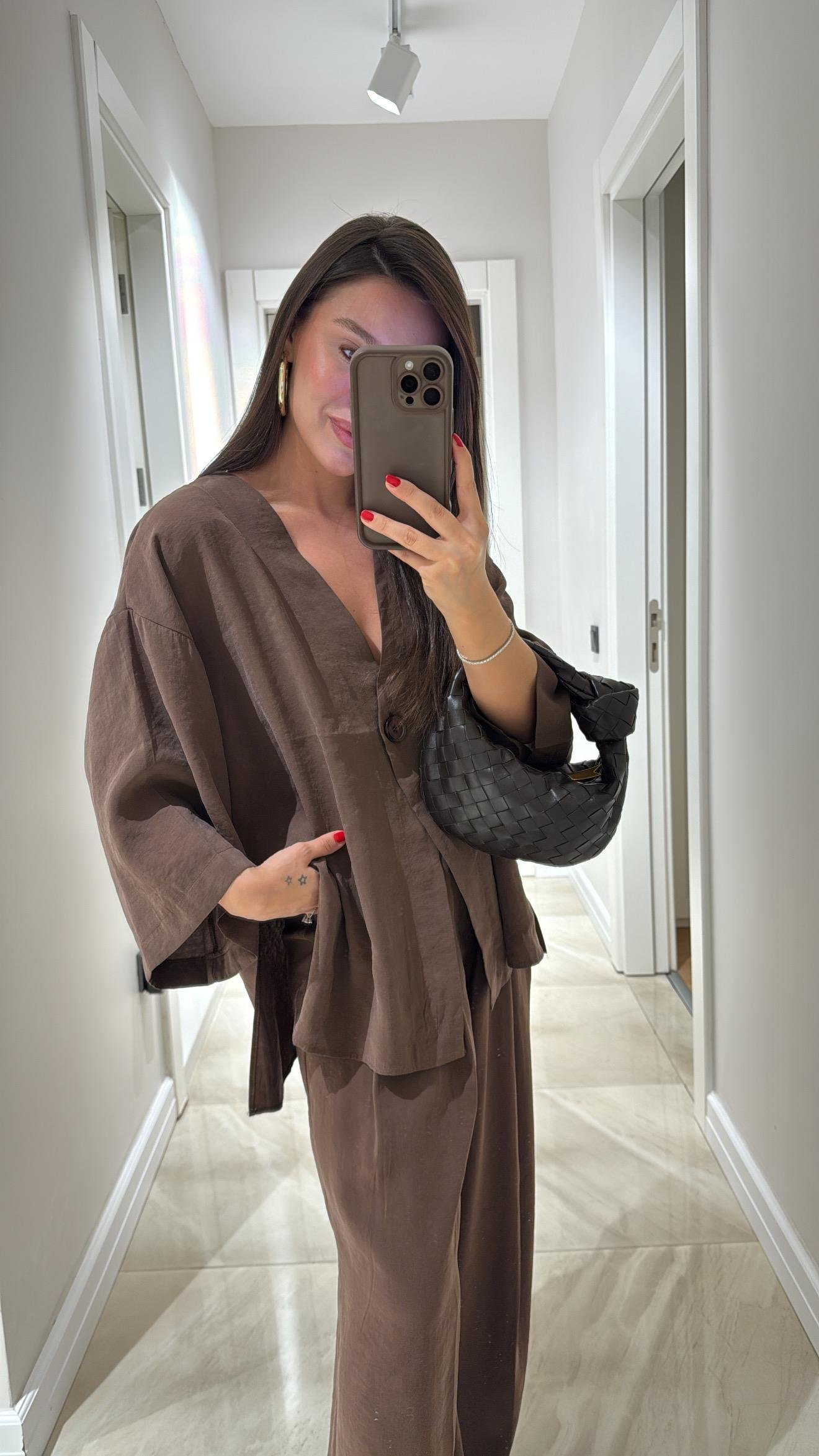 Kahve Önden Bağlamalı Tek Düğmeli Bluz 