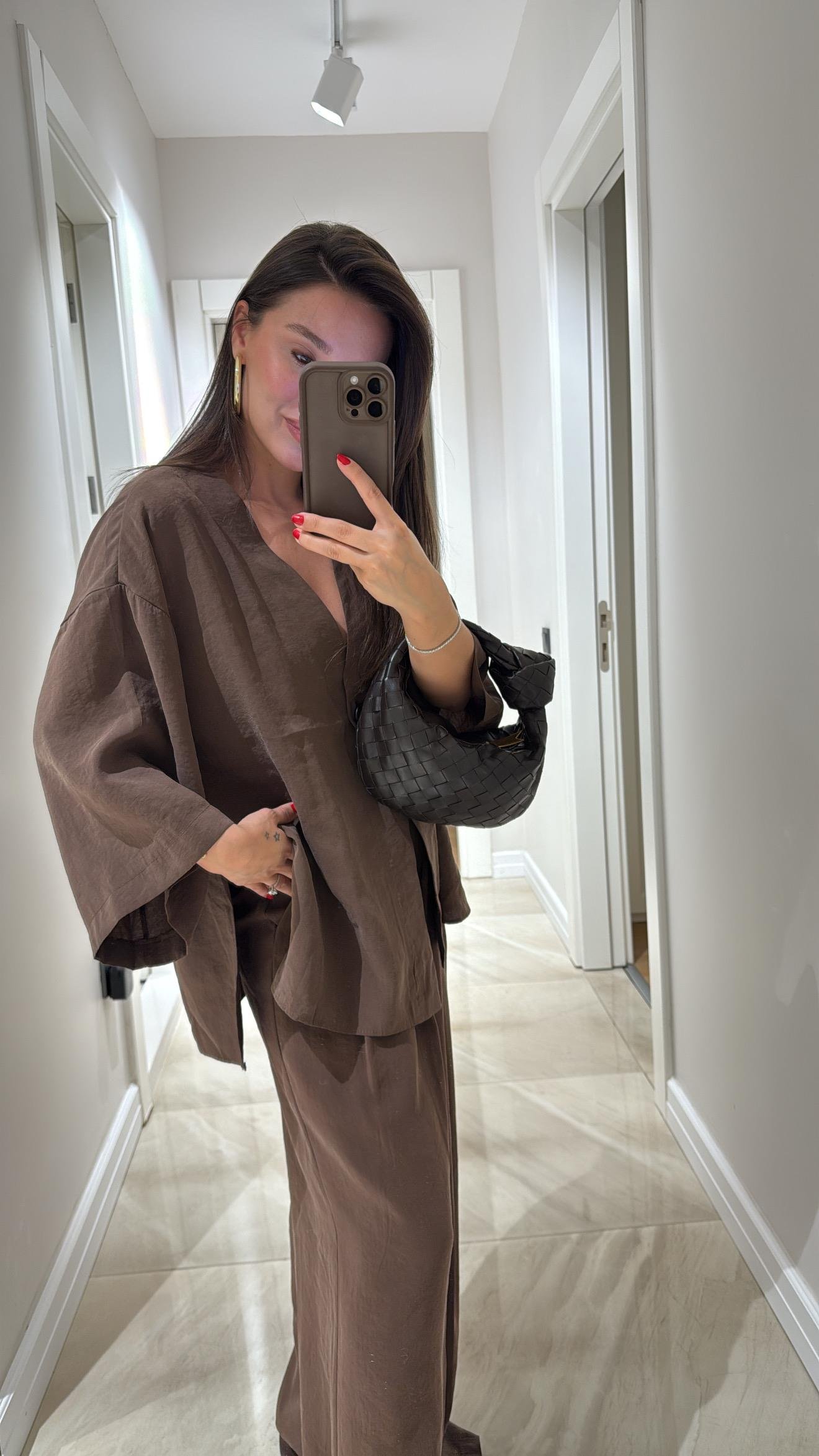 Kahve Önden Bağlamalı Tek Düğmeli Bluz 