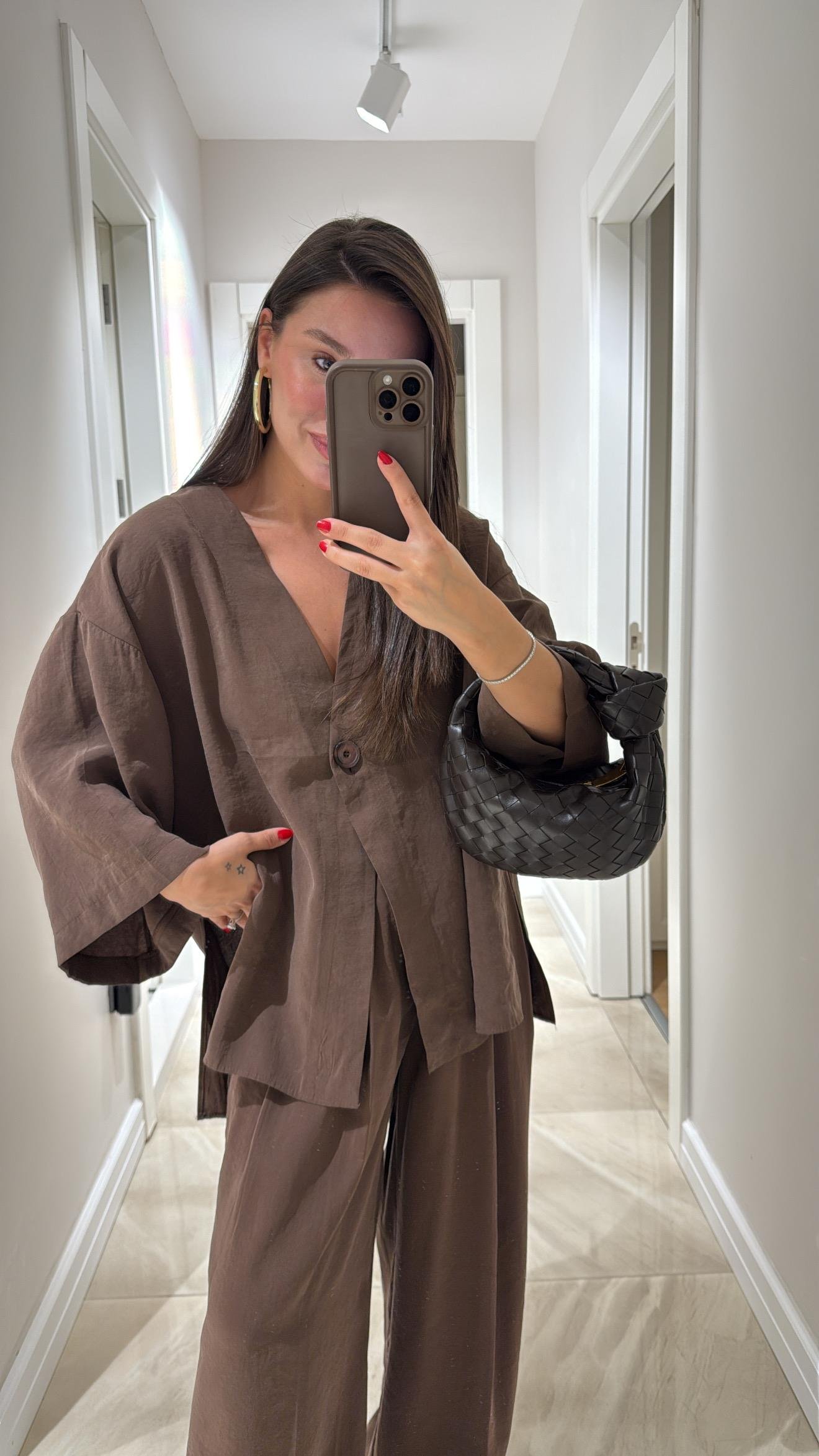 Kahve Önden Bağlamalı Tek Düğmeli Bluz 