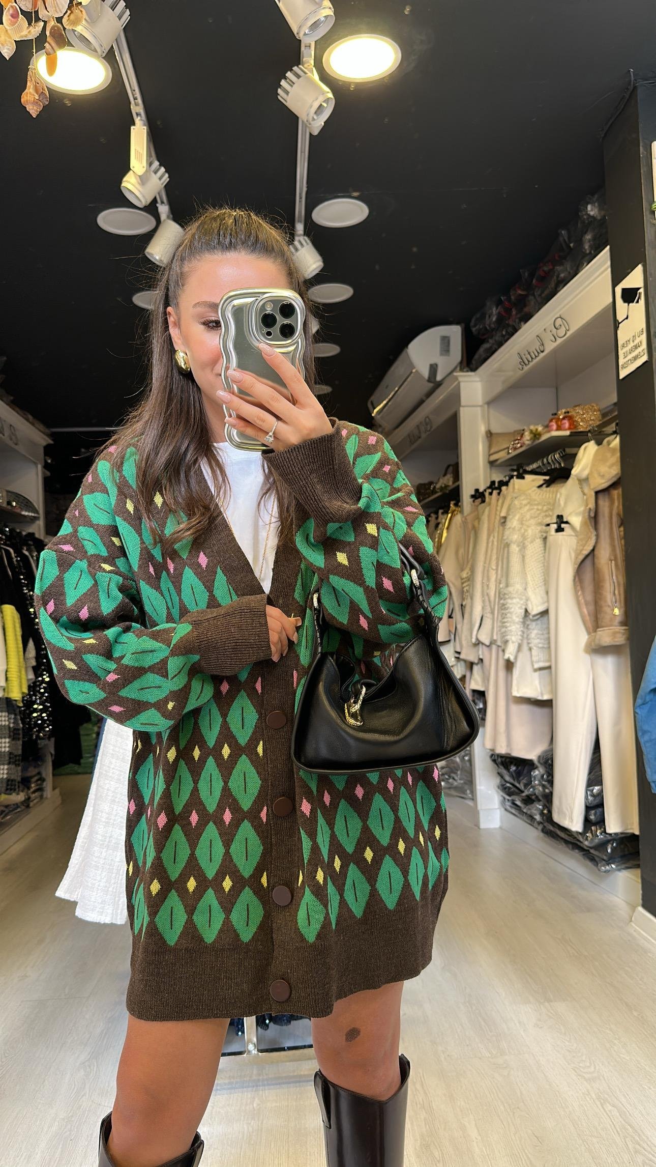 Kahverengi Yeşil Desenli Düğmeli Hırka 