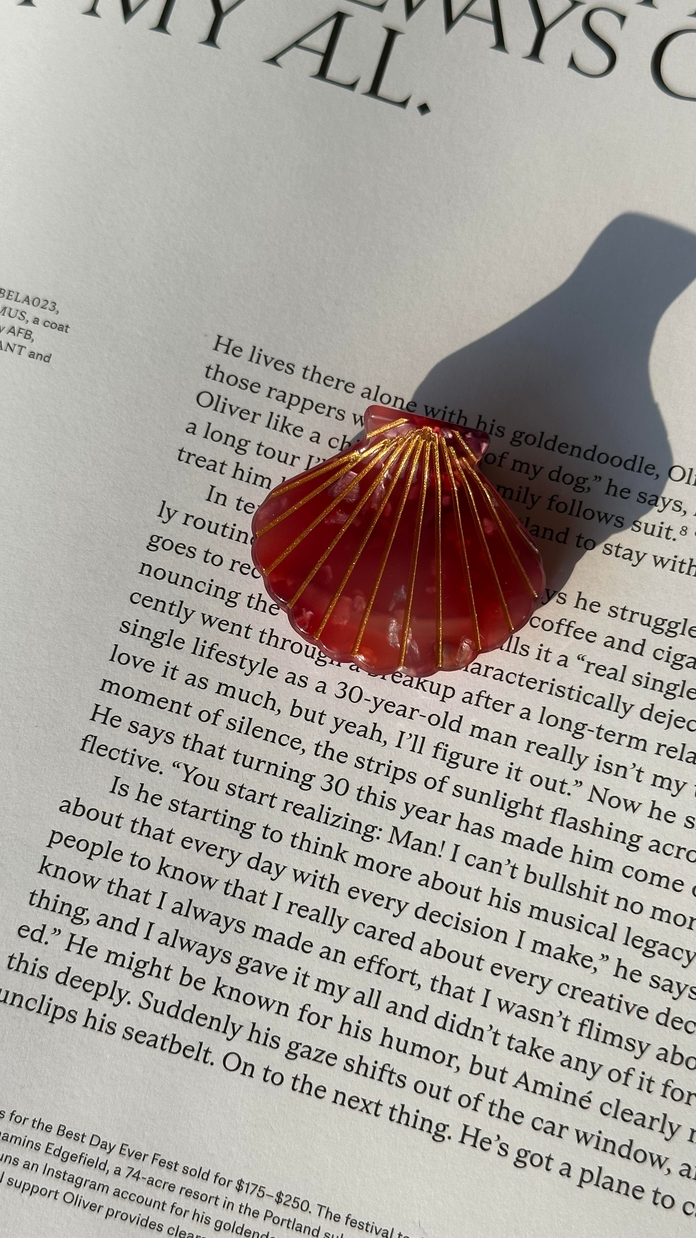 Kırmızı Camel Çizgili İstiridye Mandal Toka