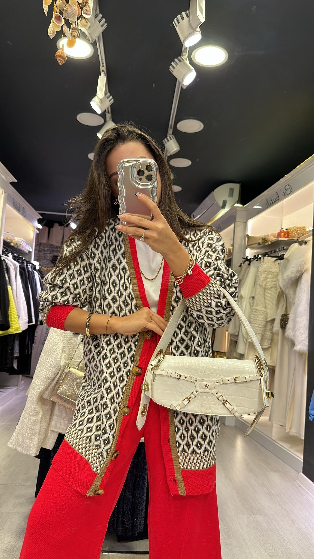 Kırmızı Camel Desenli Düğmeli Hırka 