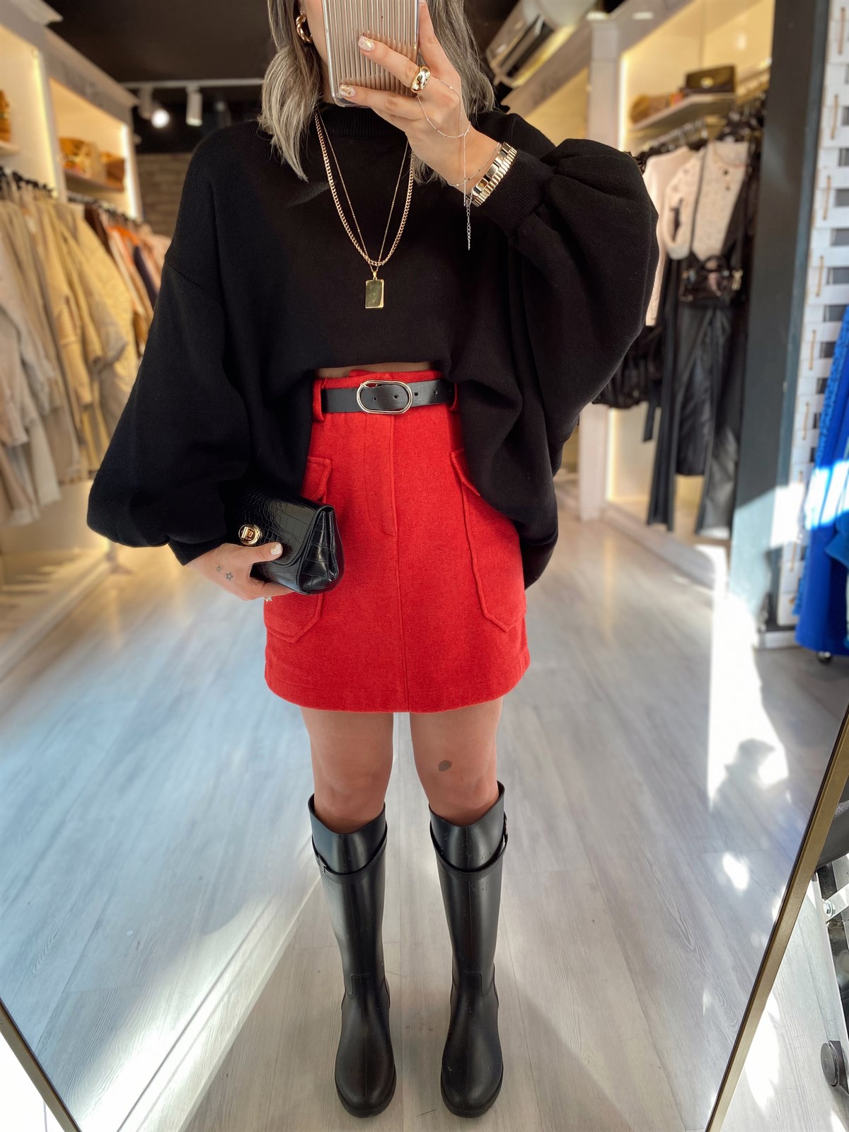 Kırmızı Çift Cepli Kemerli Kaşe Etek