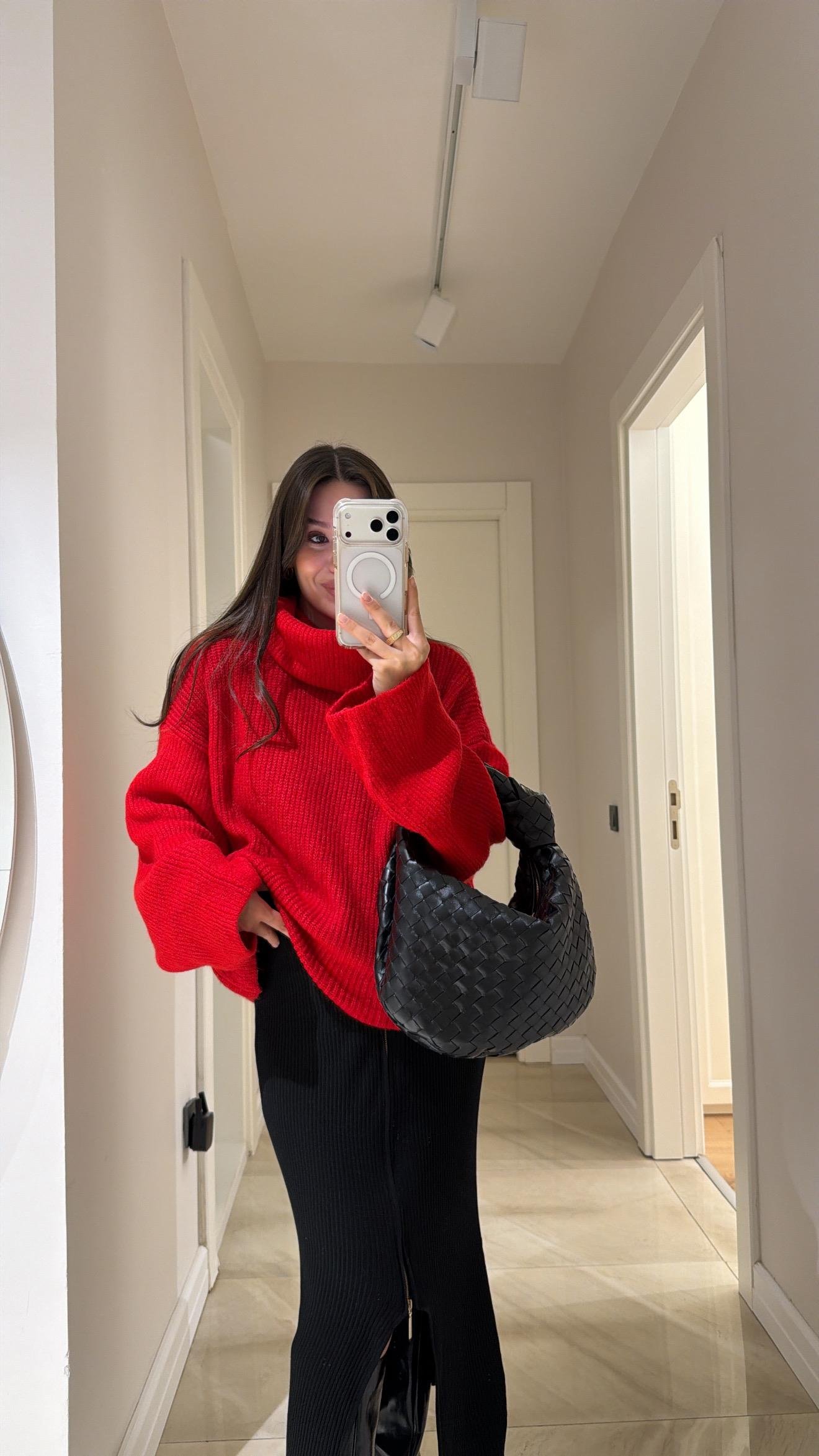 Kırmızı Geniş Balıkçı Yaka Marka Model Triko Kazak