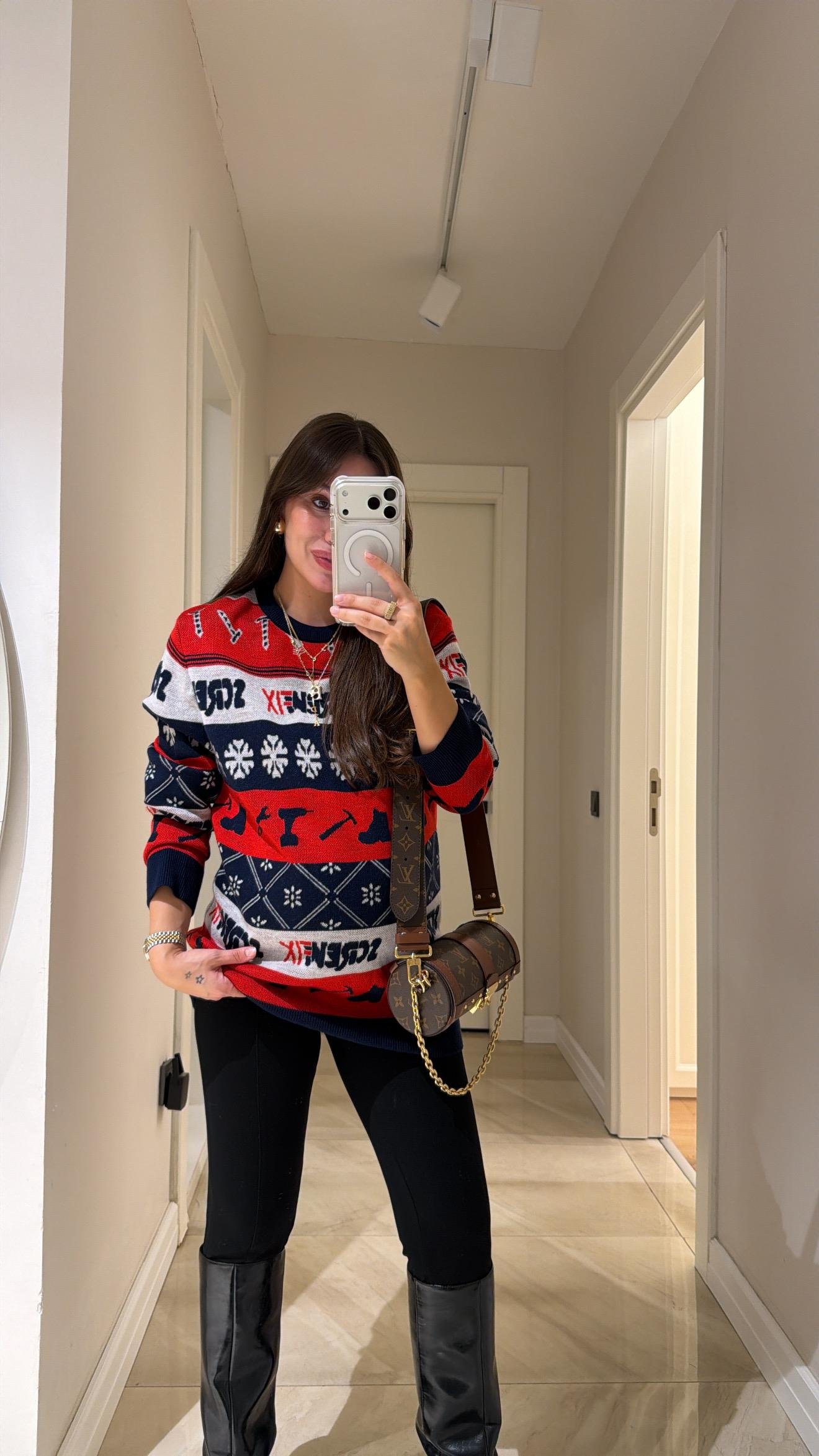 Kırmızı Lacivert Desenli Marka Model Kazak